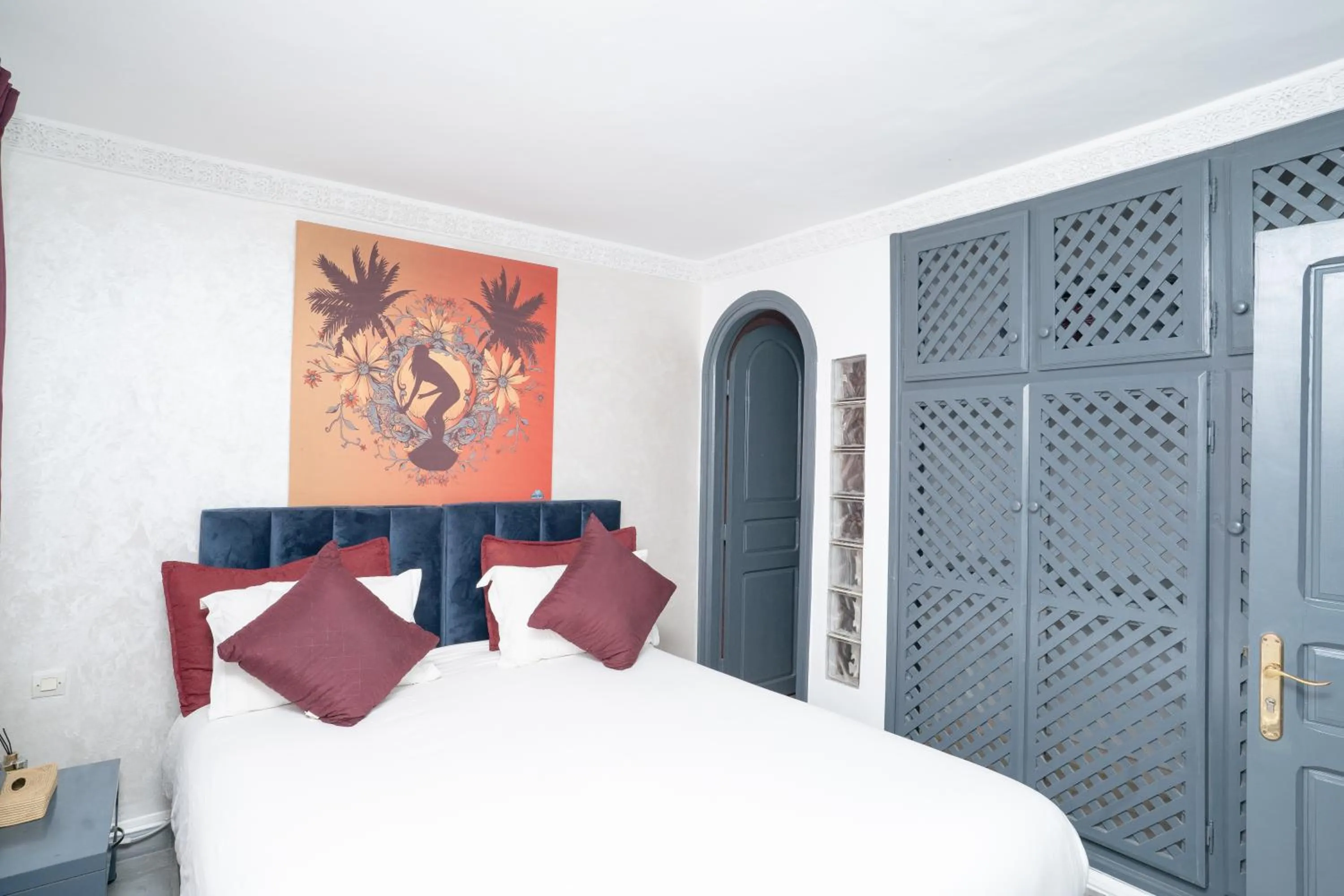 Bed in Tweets Hotel