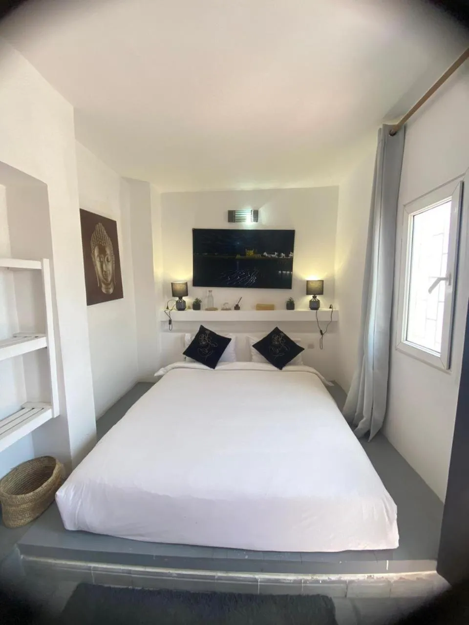 Bed in Tweets Hotel