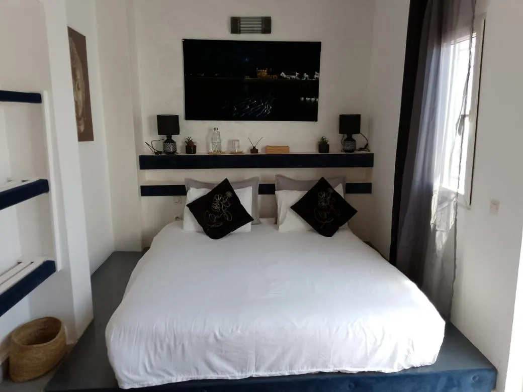 Bed in Tweets Hotel