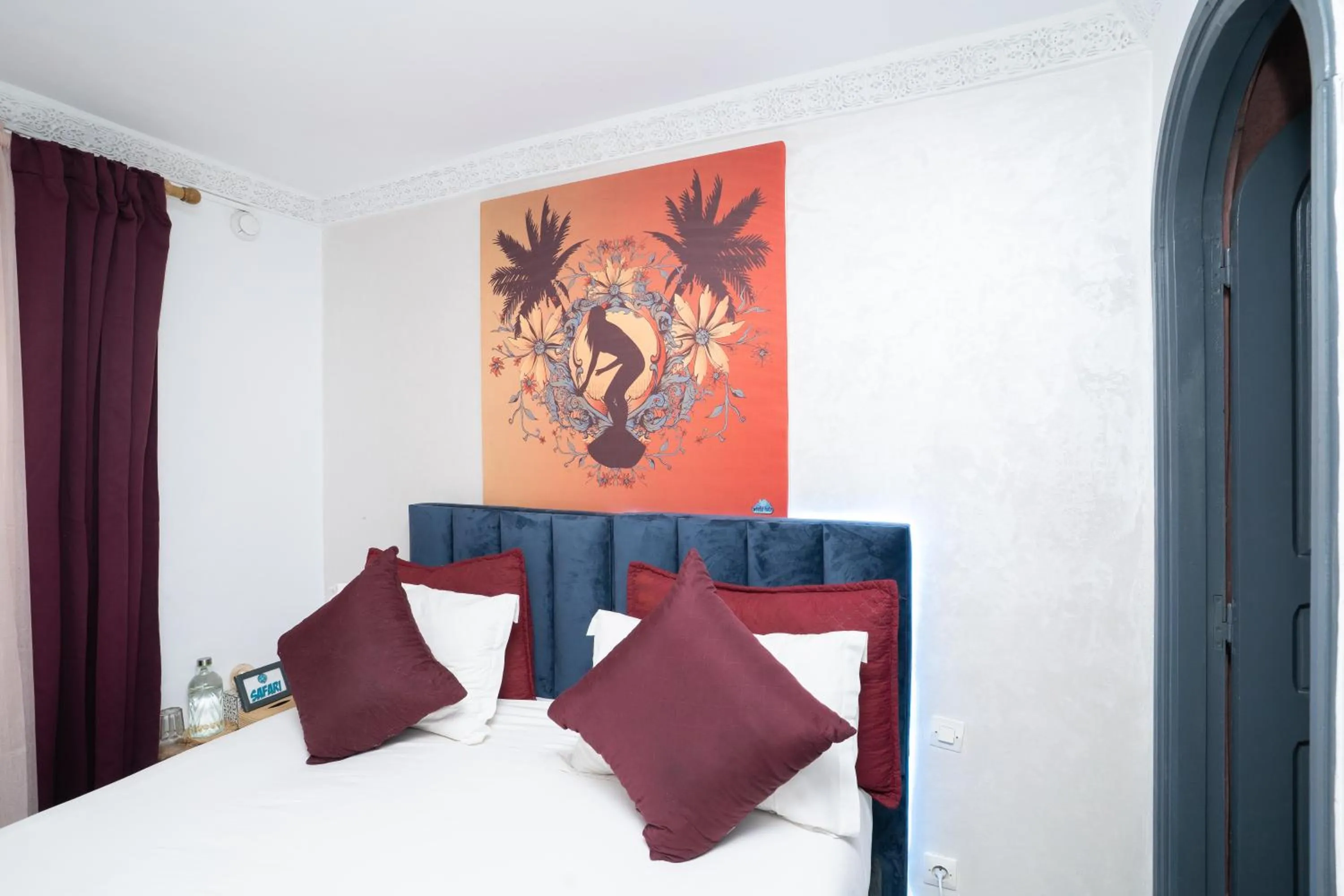 Bed in Tweets Hotel