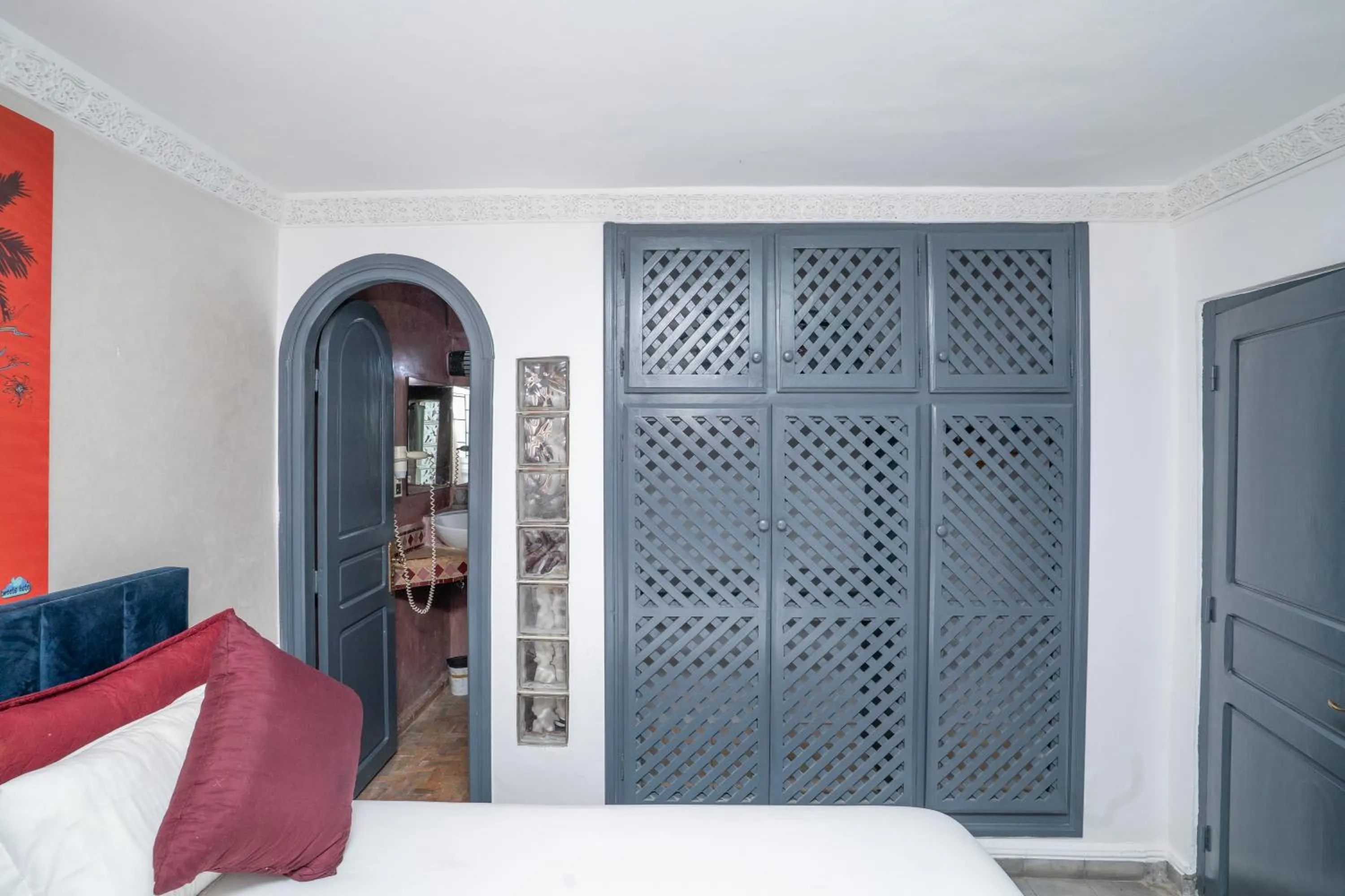 Bed in Tweets Hotel