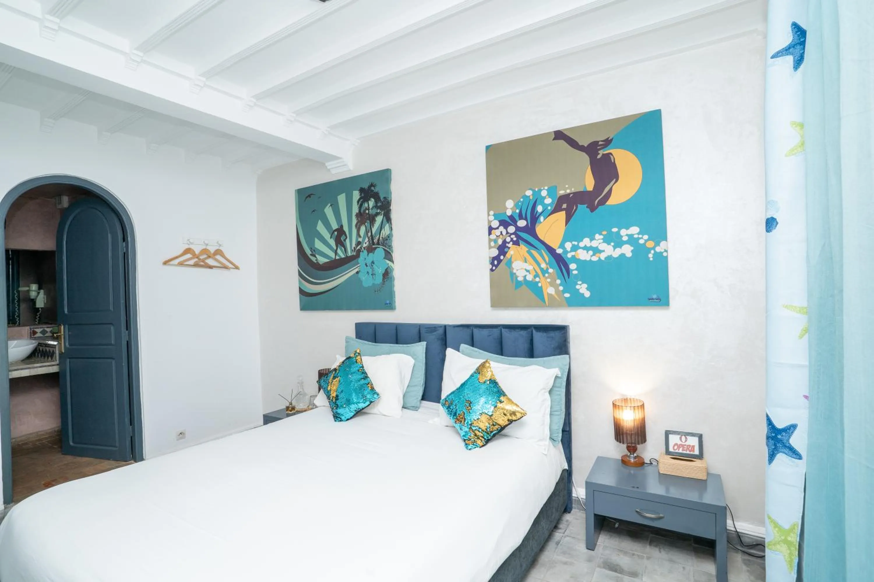 Bed in Tweets Hotel