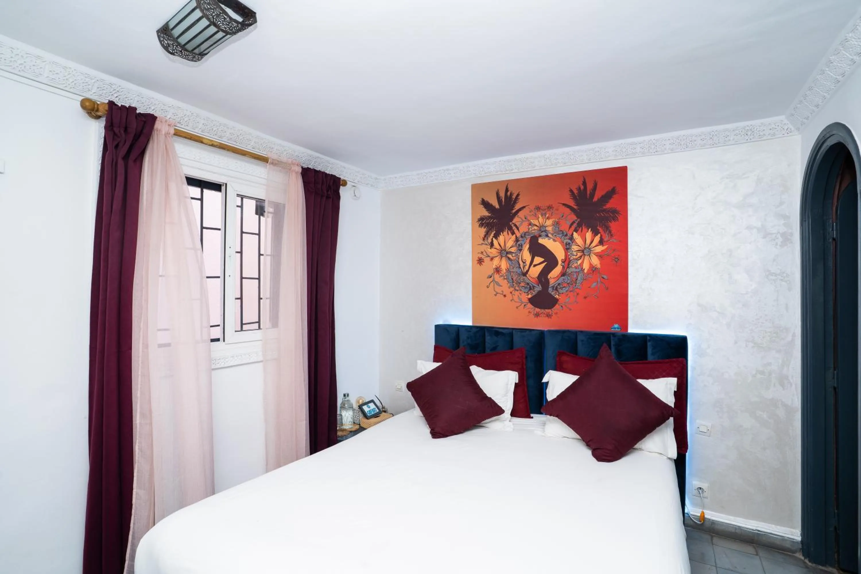 Bed in Tweets Hotel