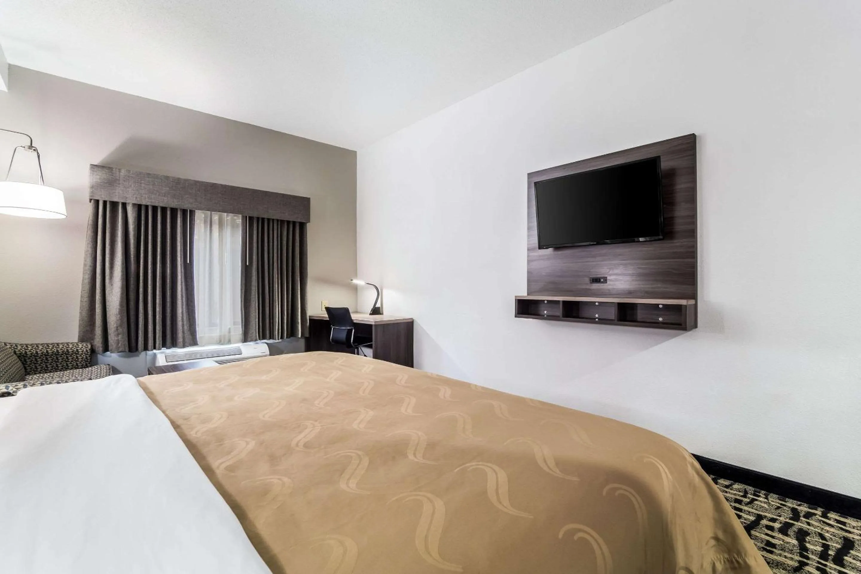 Photo of the whole room, Bed in Quality Inn & Suites Augusta I-20