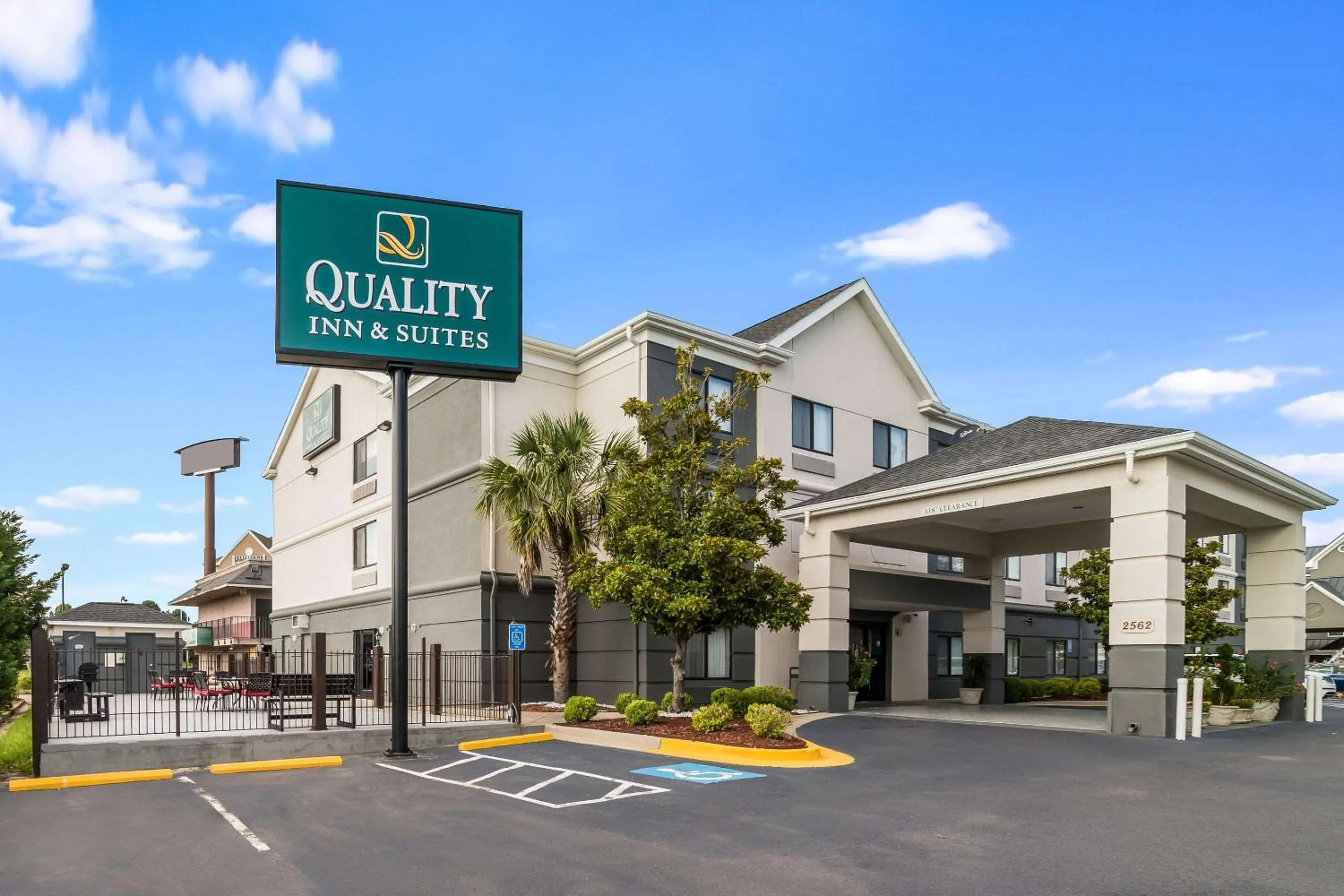 Property building in Quality Inn & Suites Augusta I-20