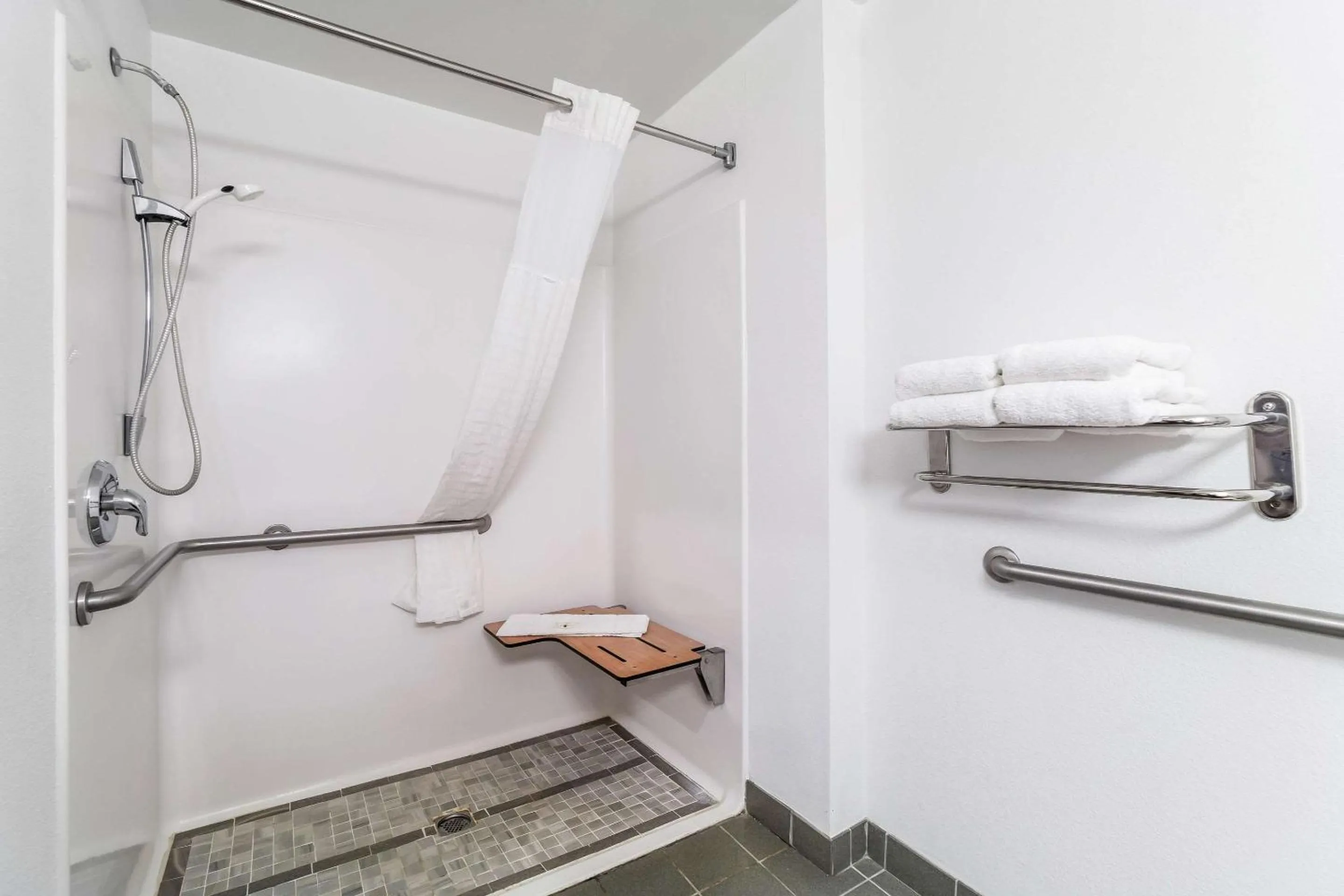 Bathroom in Quality Inn & Suites Augusta I-20