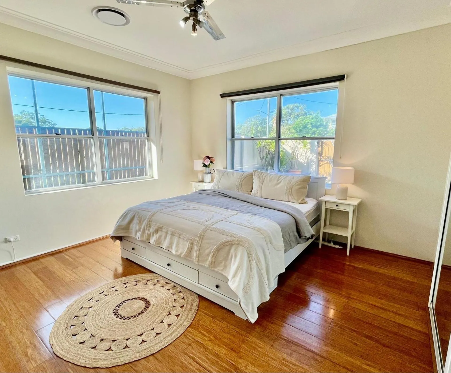 Banyan, 14 Montevideo Parade - Spacious pet friendly property with air con and WiFi
