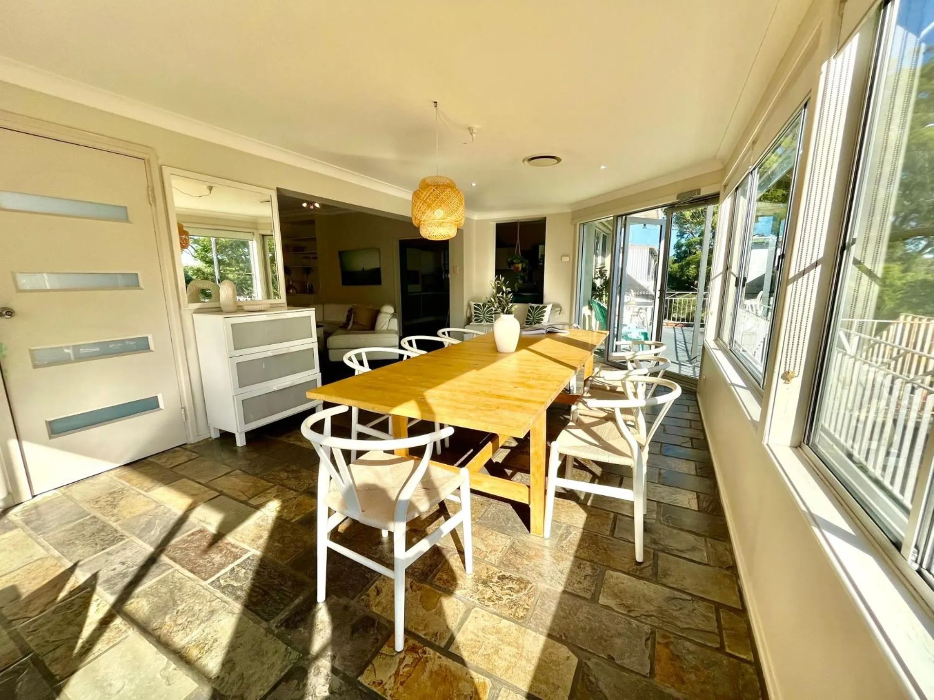 Banyan, 14 Montevideo Parade - Spacious pet friendly property with air con and WiFi