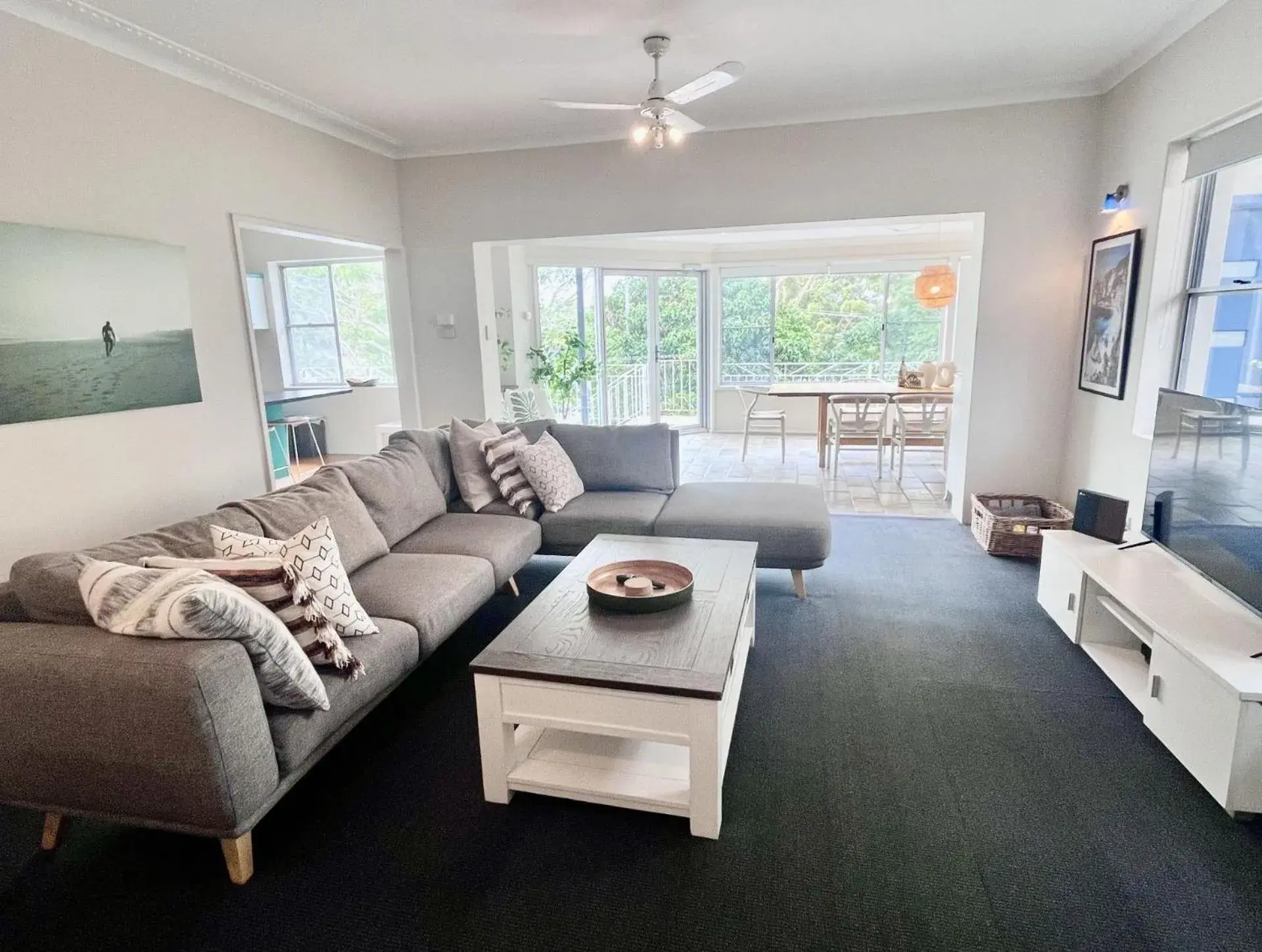 Banyan, 14 Montevideo Parade - Spacious pet friendly property with air con and WiFi Banyan, 14 Montevideo Parade - Spacious pet friendly property with air con and WiFi
