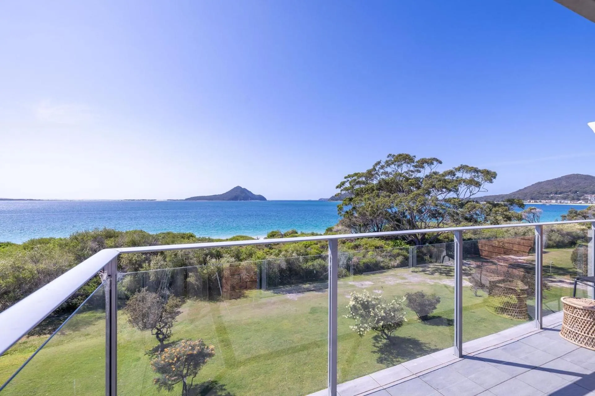 Luskin Lodge 11 stunning water views