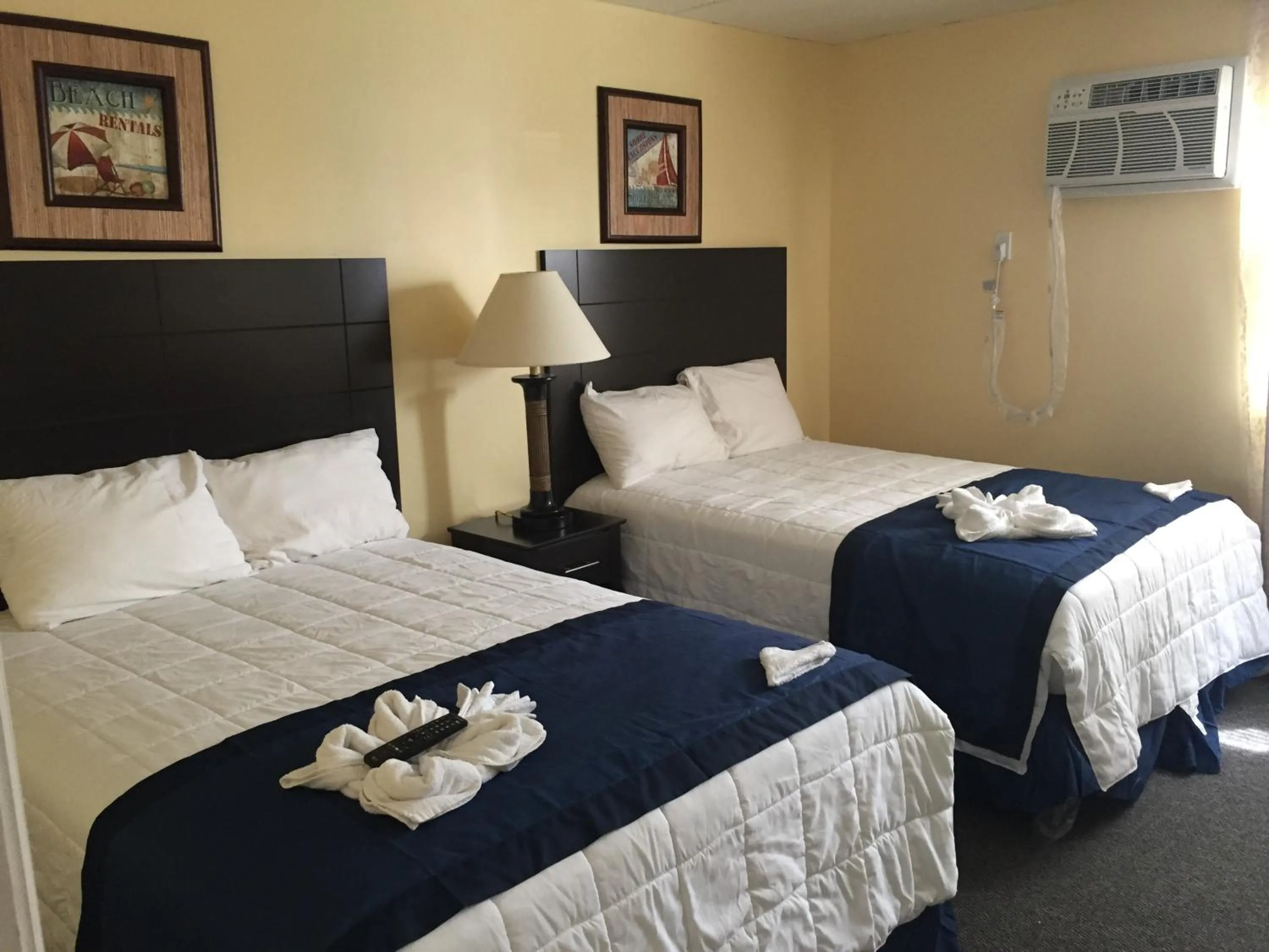 Photo of the whole room, Bed in Sandy Shores Resort