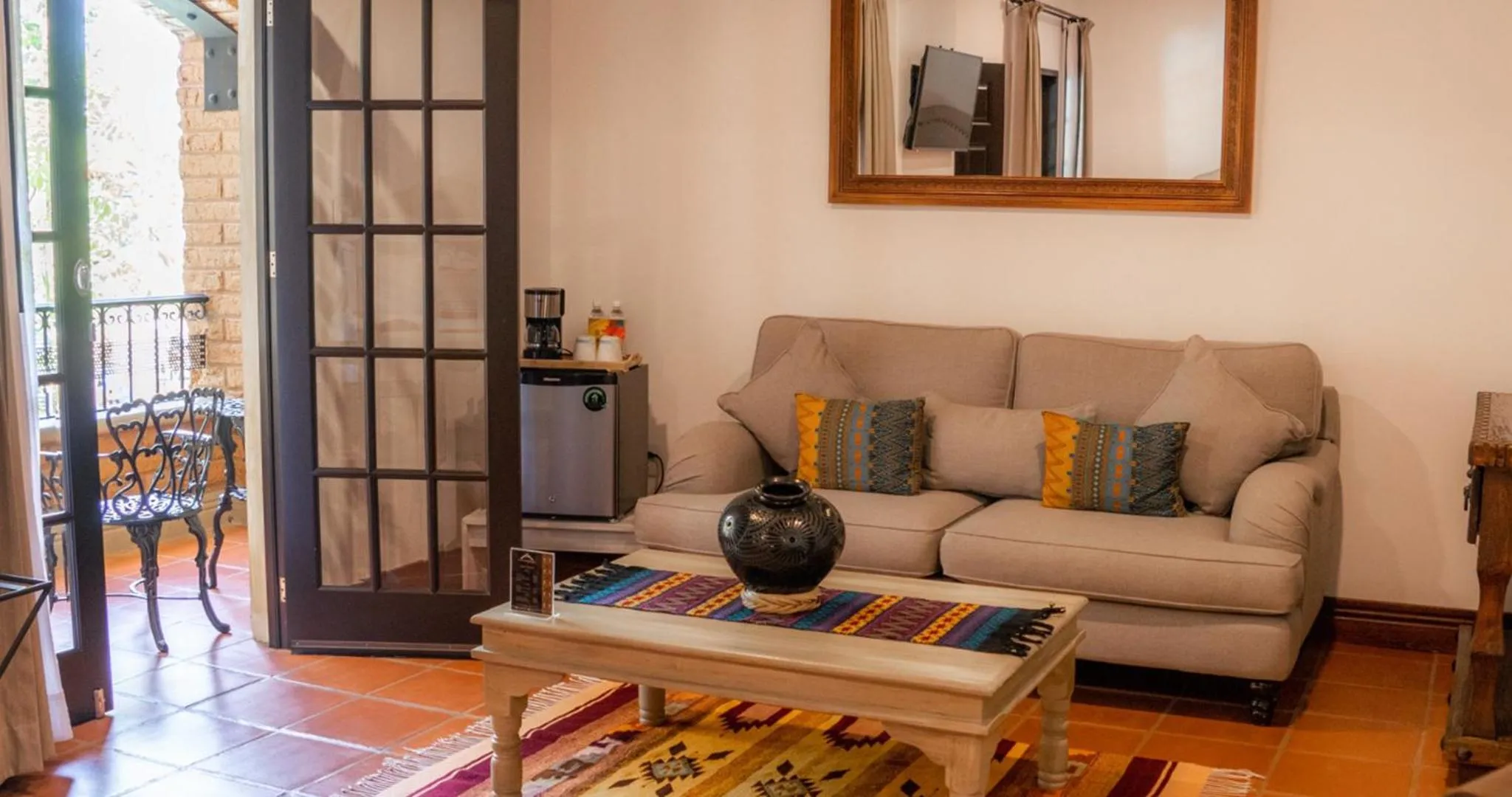 Decorative detail in Casa de Adobe Gallery & Luxury Boutique