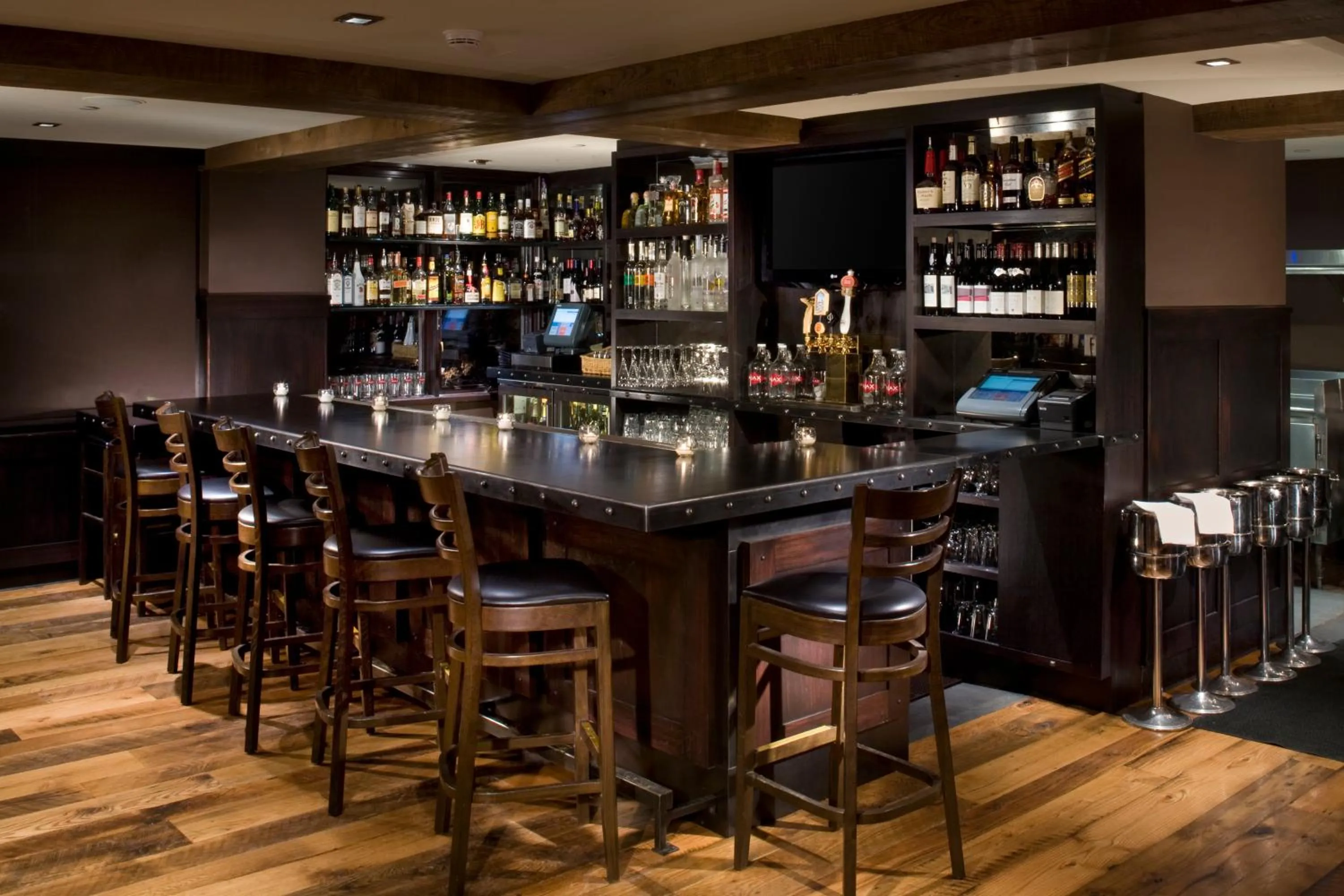 Lounge or bar in The Little Nell