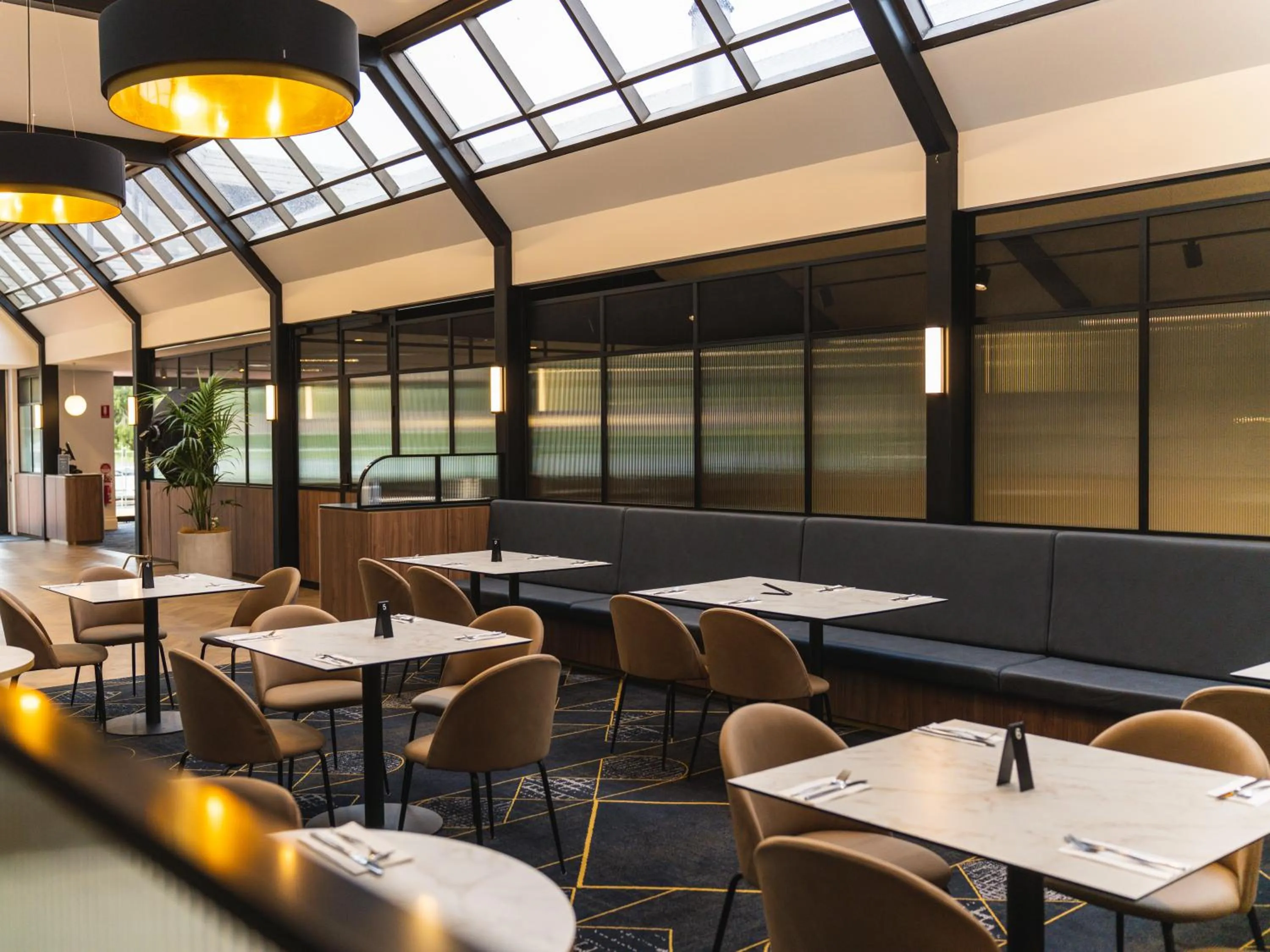 Dining area in Hotel Renmark