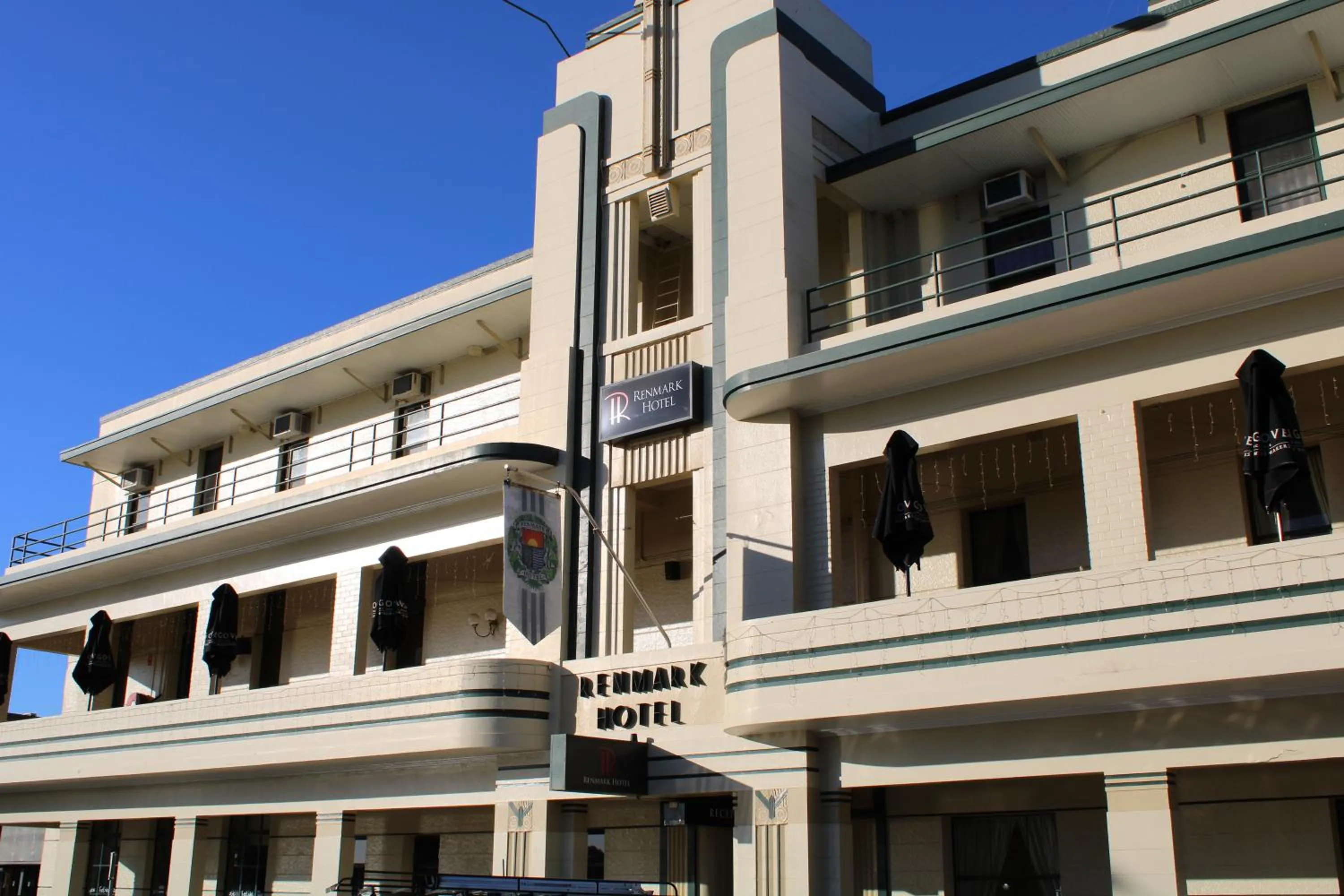 Property building in Hotel Renmark