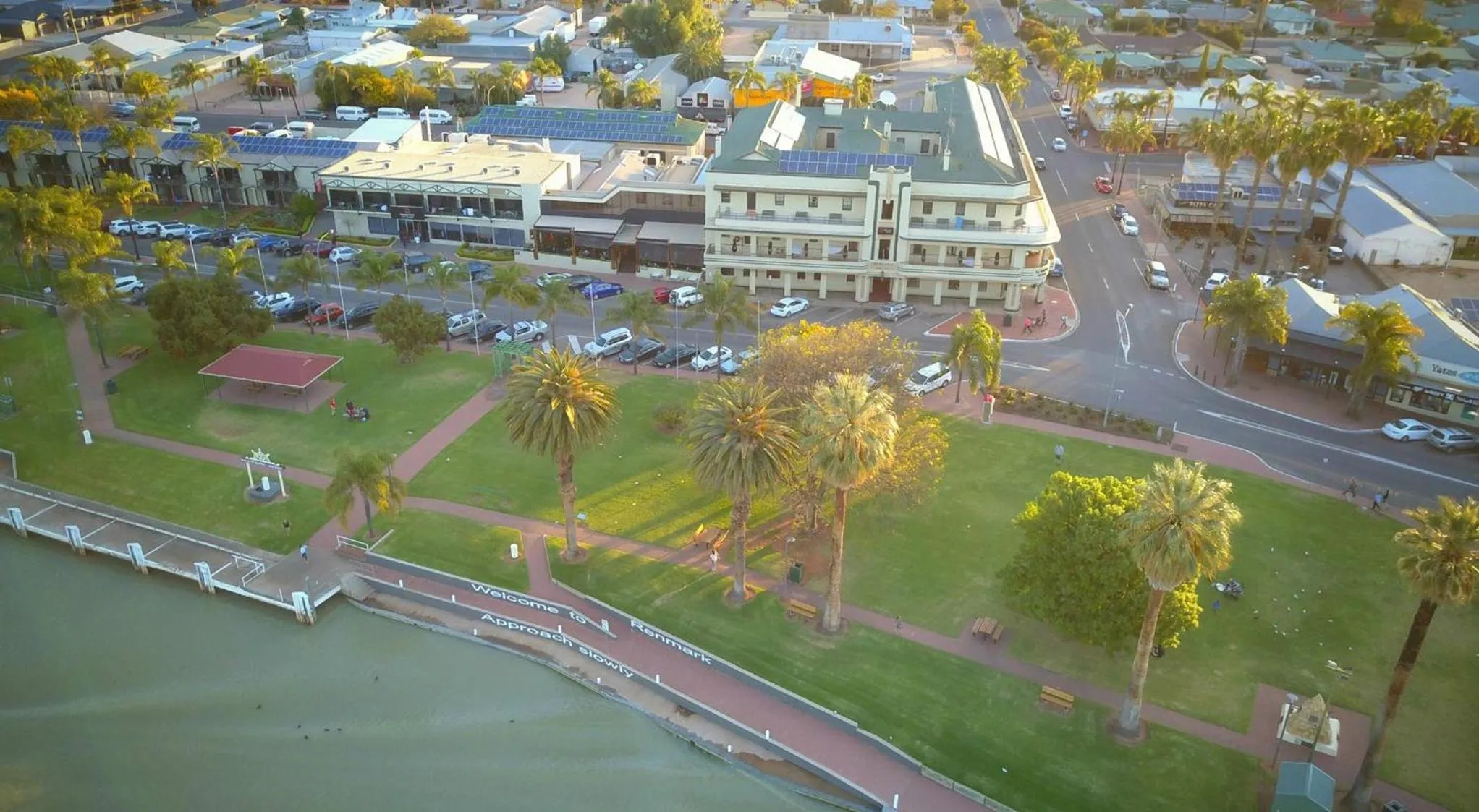 Property building in Hotel Renmark