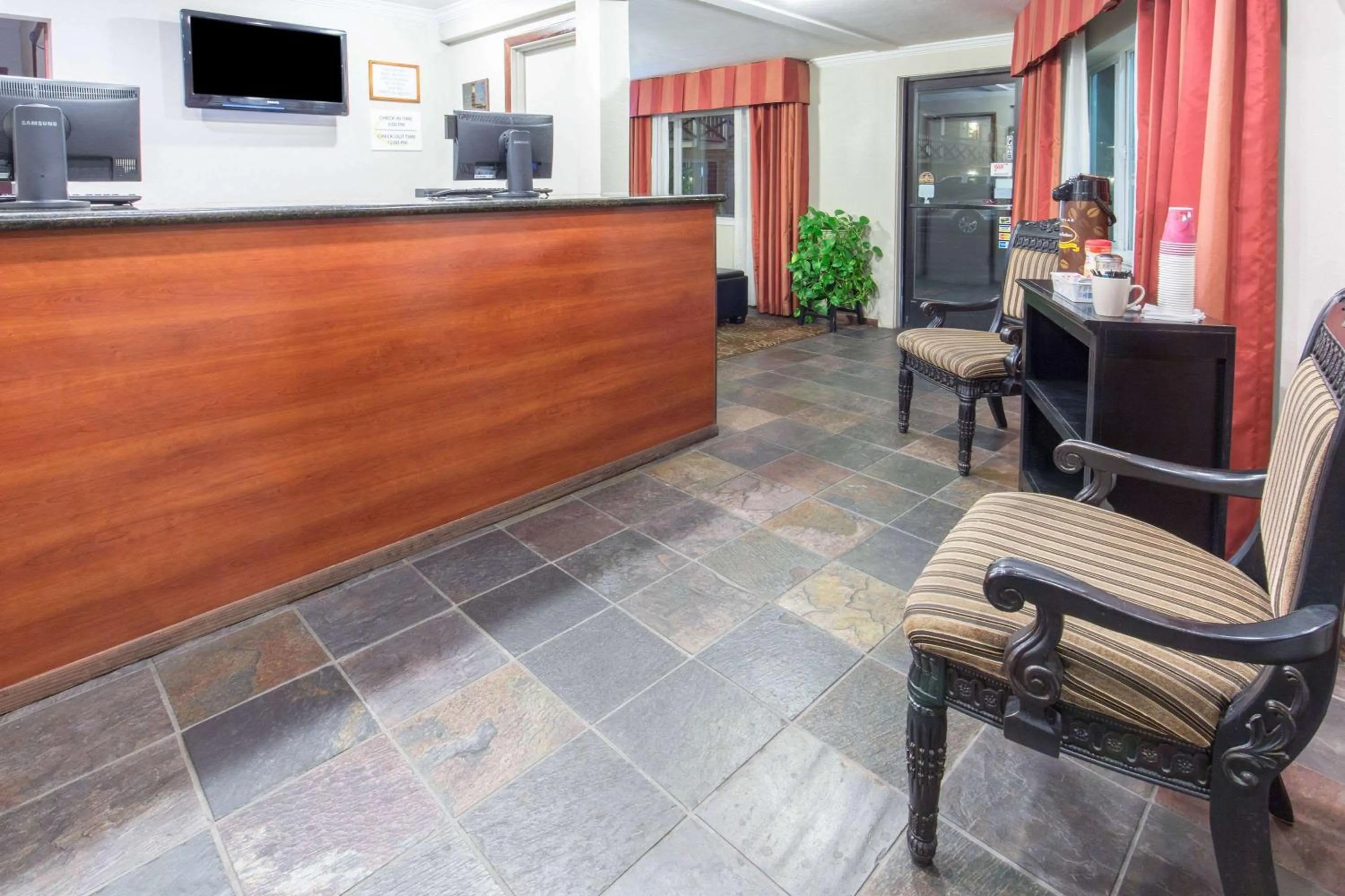 Lobby or reception in Global Inn