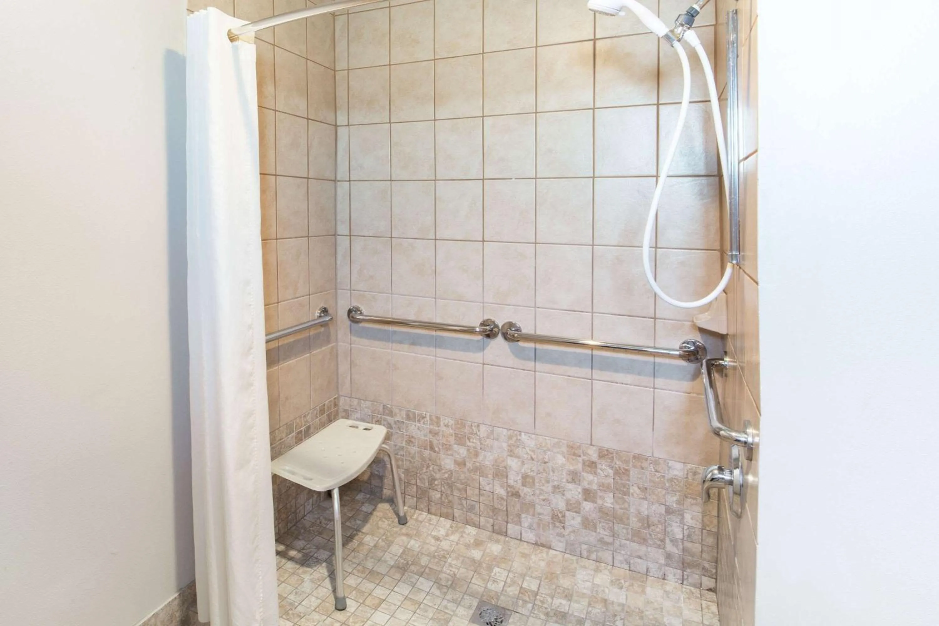 Bathroom in Global Inn