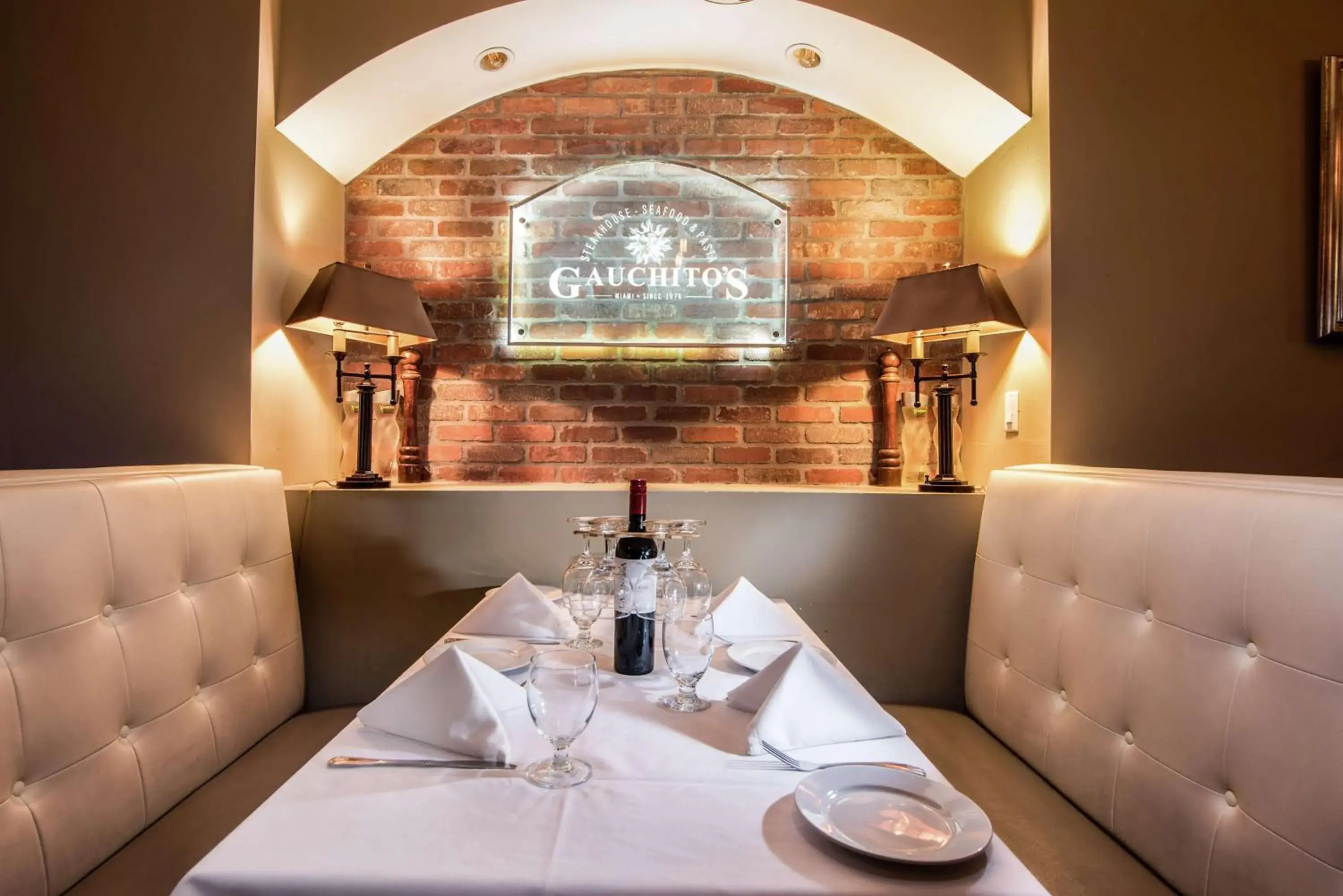 Restaurant/places to eat in DoubleTree by Hilton Grand Hotel Biscayne Bay Restaurant/places to eat in DoubleTree by Hilton Grand Hotel Biscayne Bay