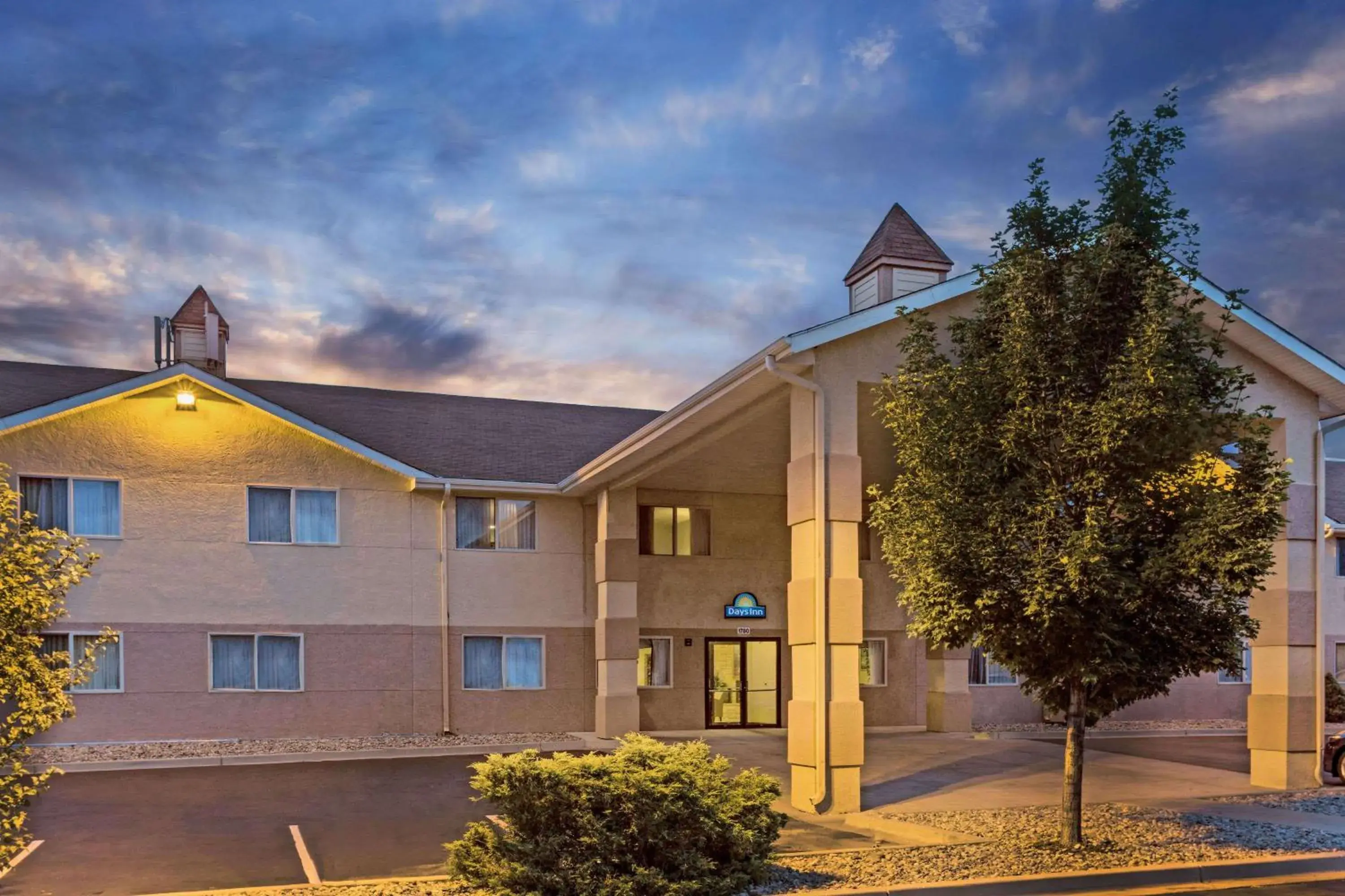 Property building in Days Inn by Wyndham Colorado Springs Airport Property building in Days Inn by Wyndham Colorado Springs Airport