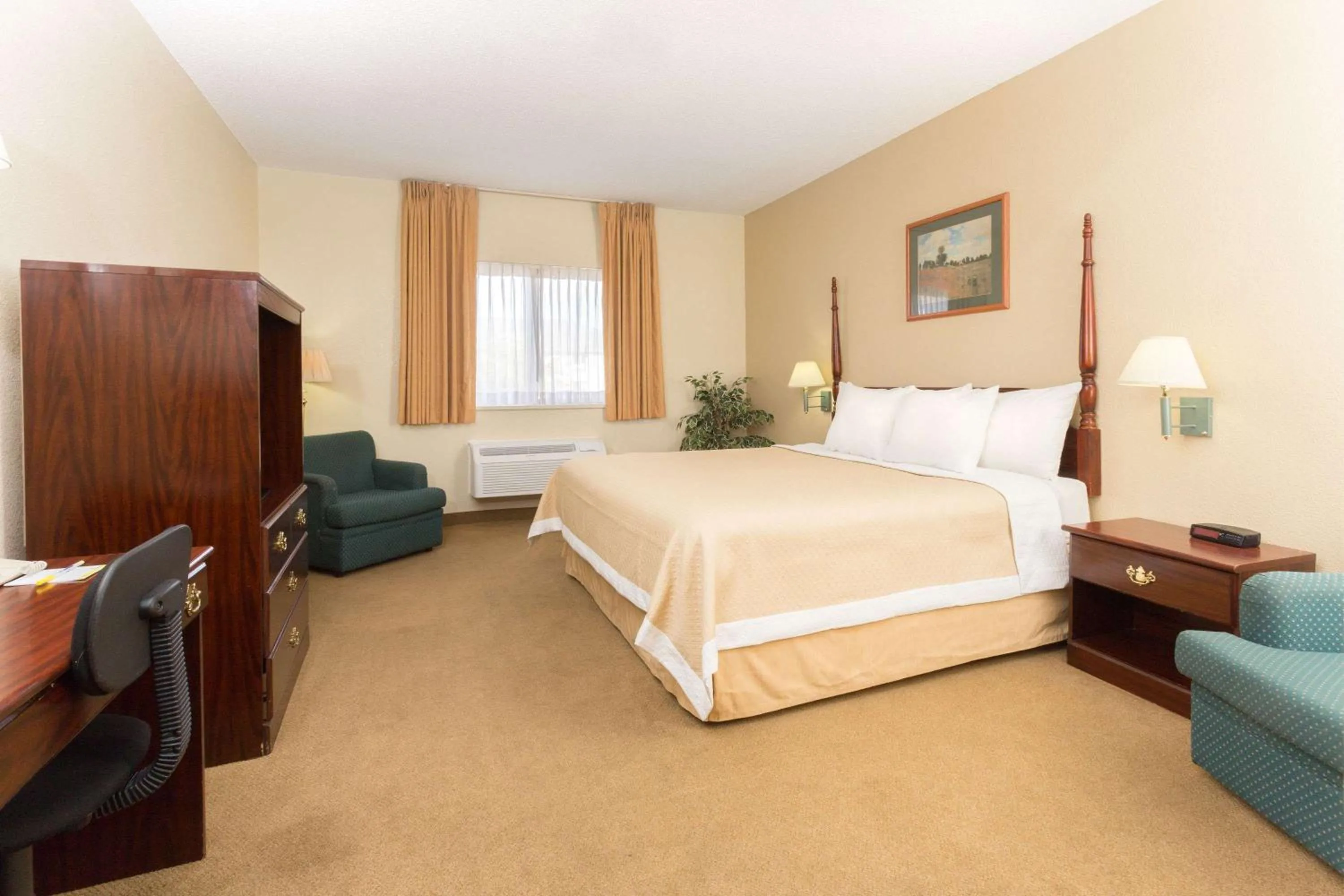 Photo of the whole room, Bed in Days Inn by Wyndham Colorado Springs Airport