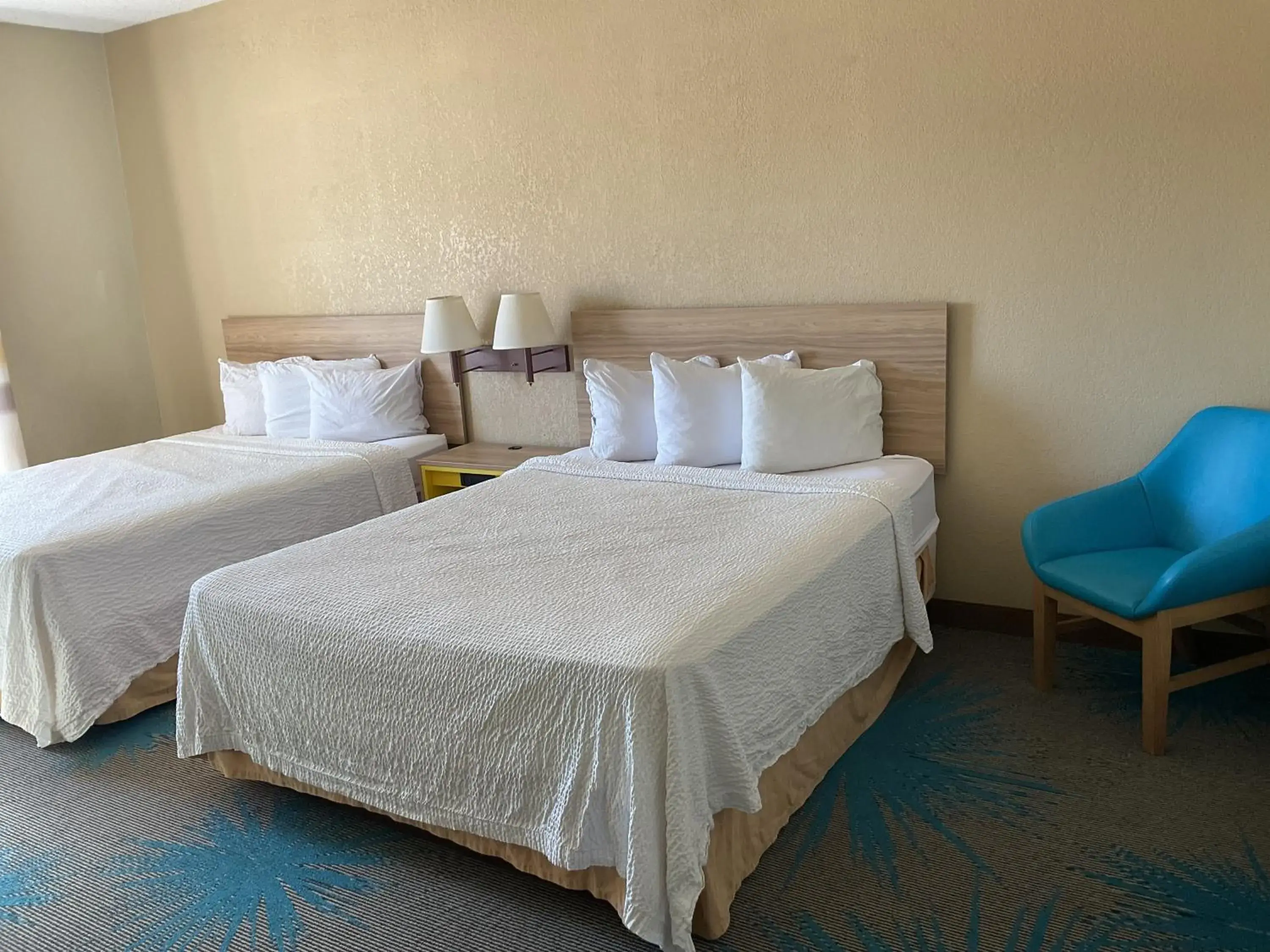 Bed in Days Inn by Wyndham Colorado Springs Airport Bed in Days Inn by Wyndham Colorado Springs Airport