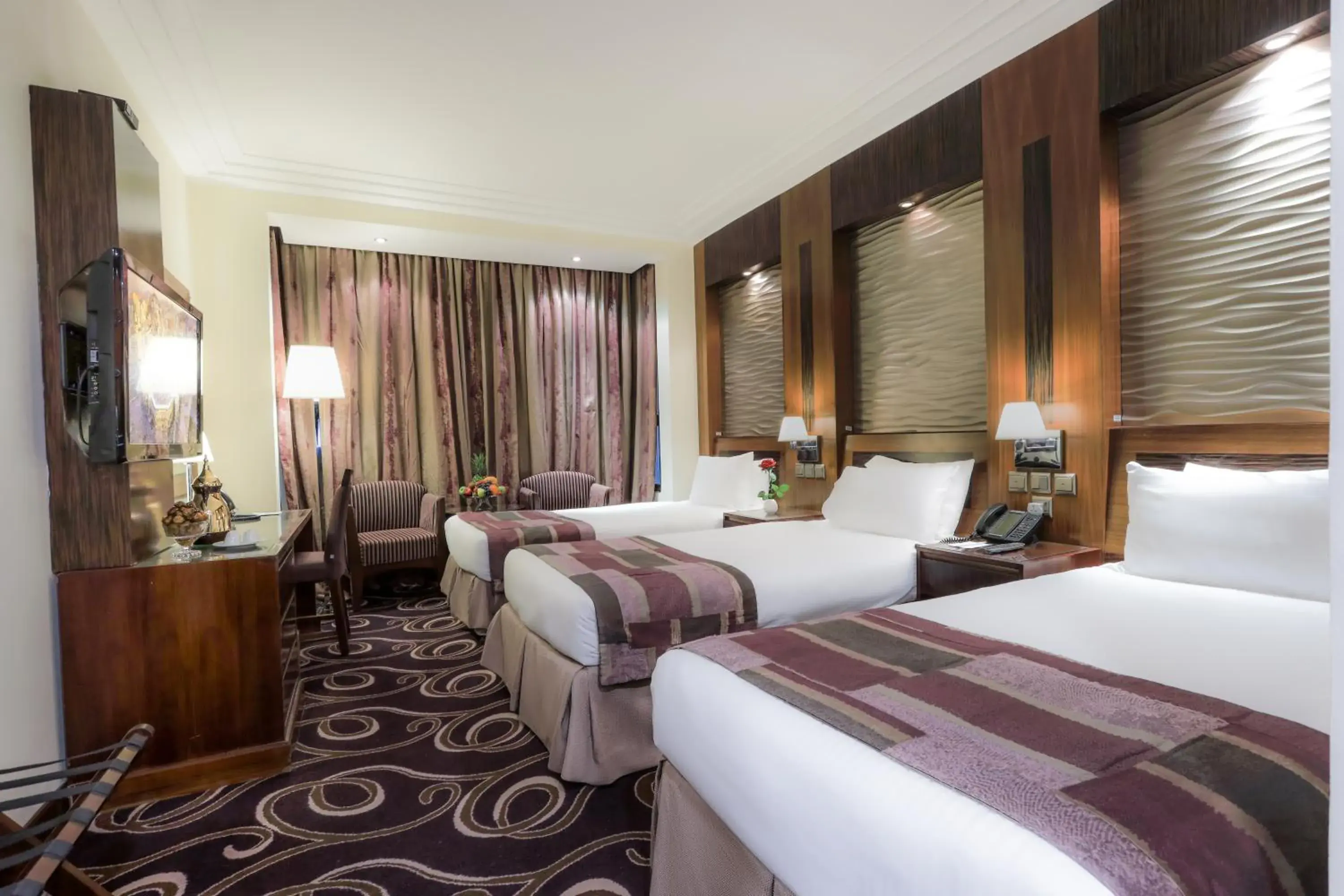 Triple Room in Elaf Kinda Hotel Triple Room in Elaf Kinda Hotel