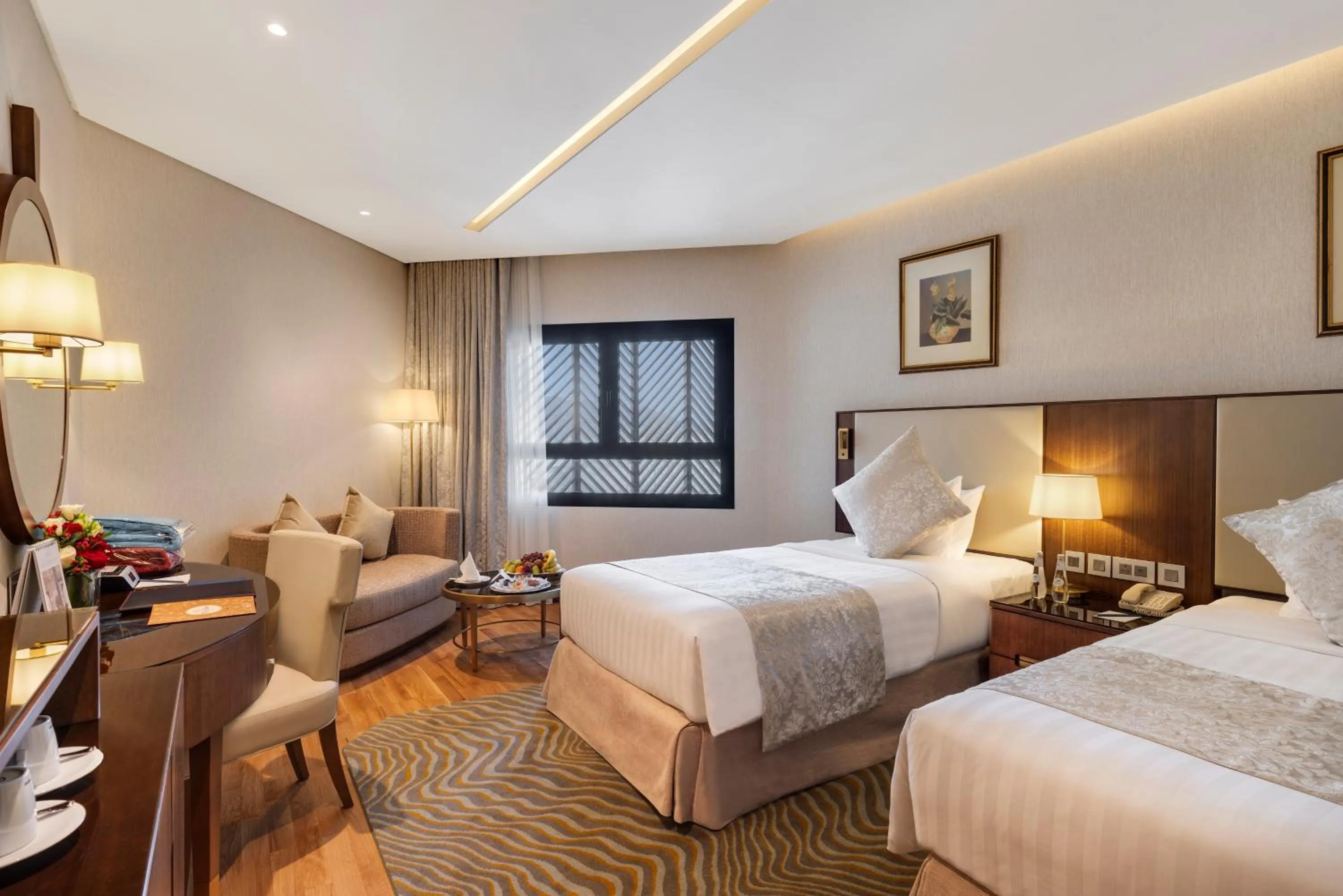 Photo of the whole room, Bed in The Oberoi Madina المدينة أوبروي