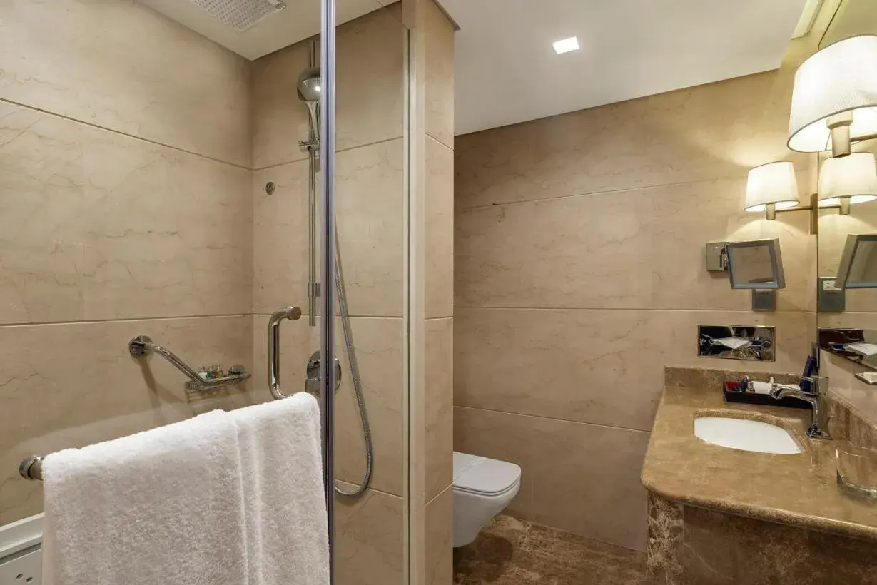 Twin Room with City View in The Biltmore Al Madinah Twin Room with City View in The Biltmore Al Madinah