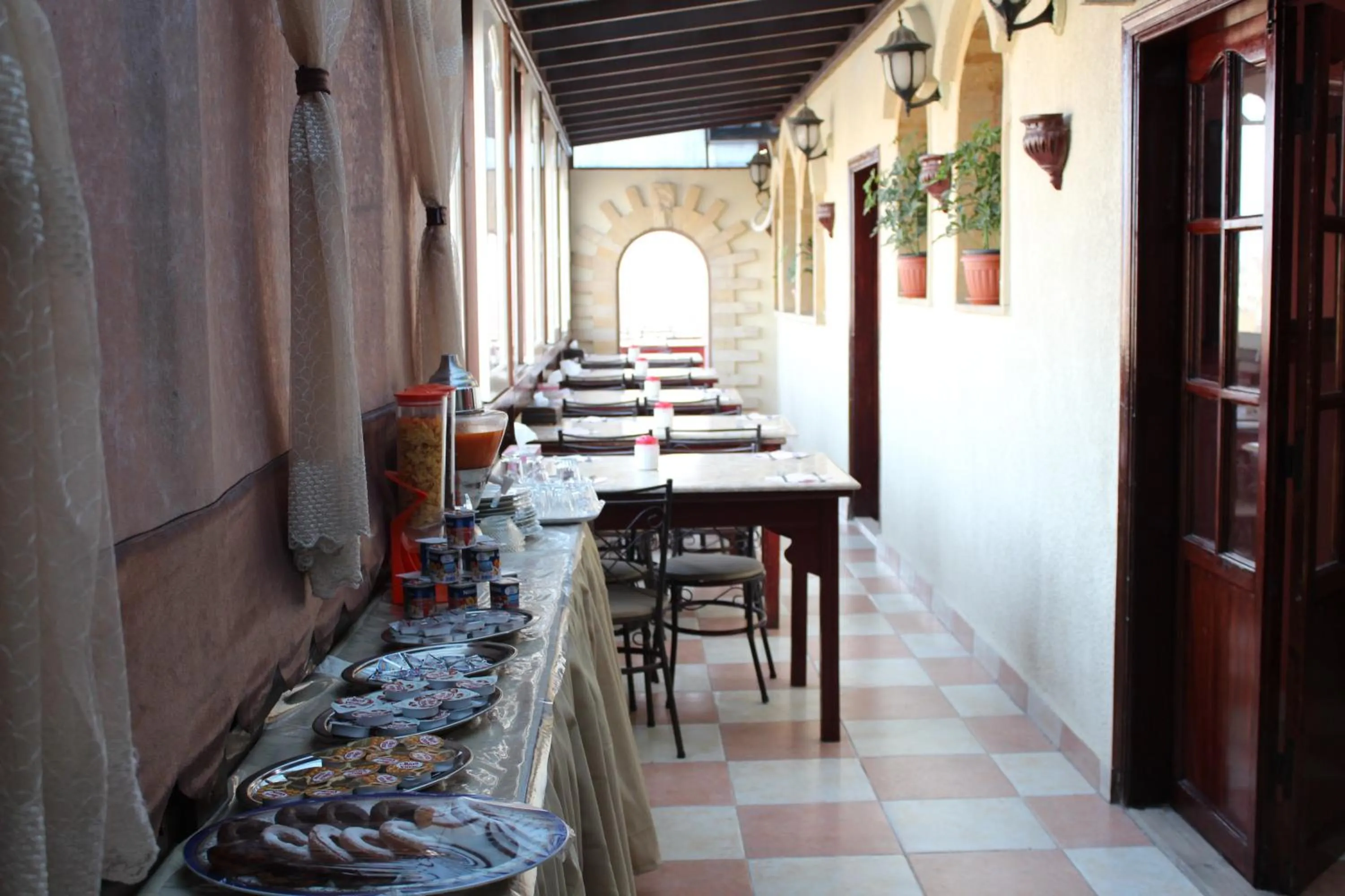 Restaurant/places to eat in Osiris Hotel Cairo