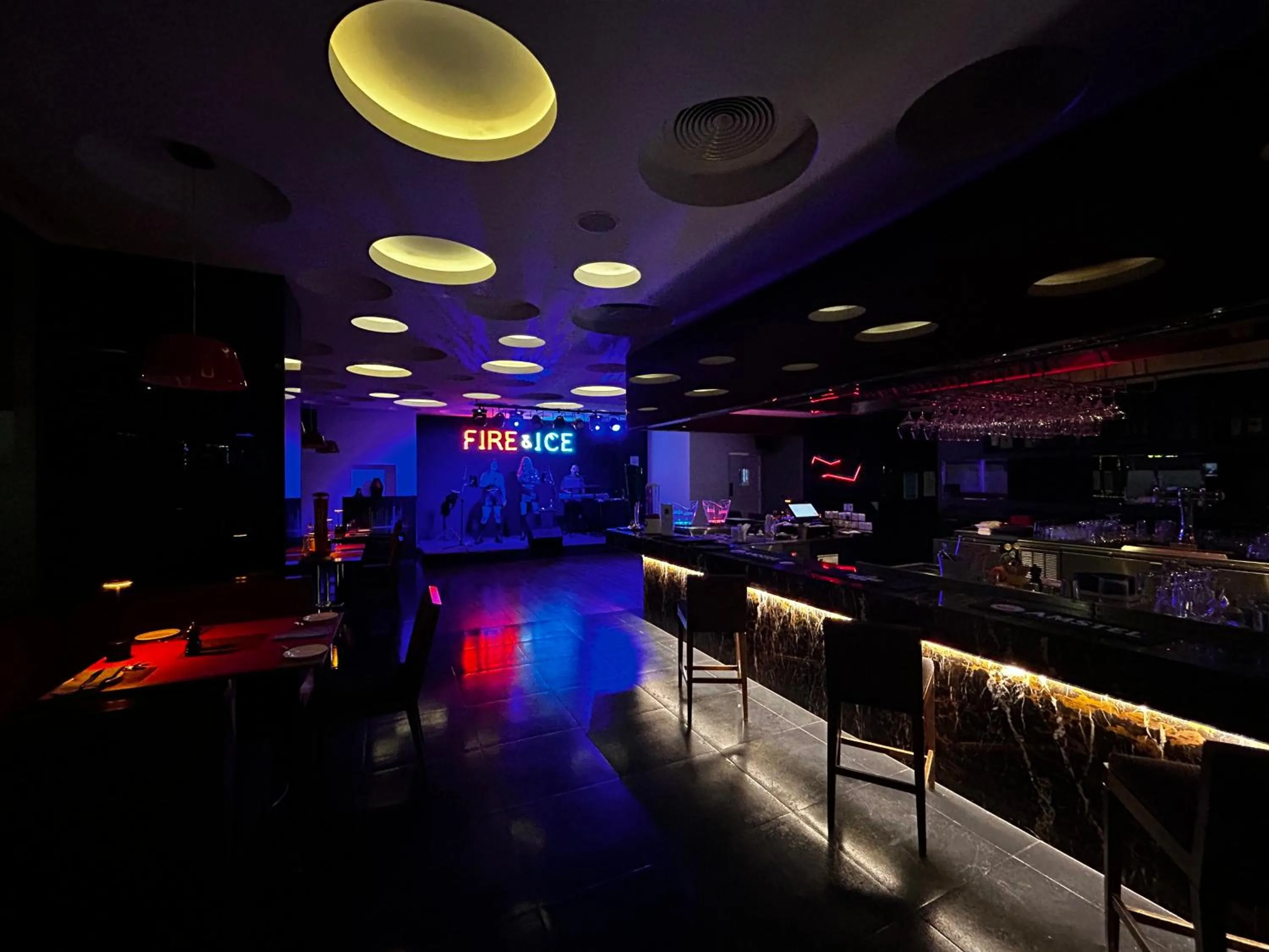 Lounge or bar in Golden Tulip Muscat