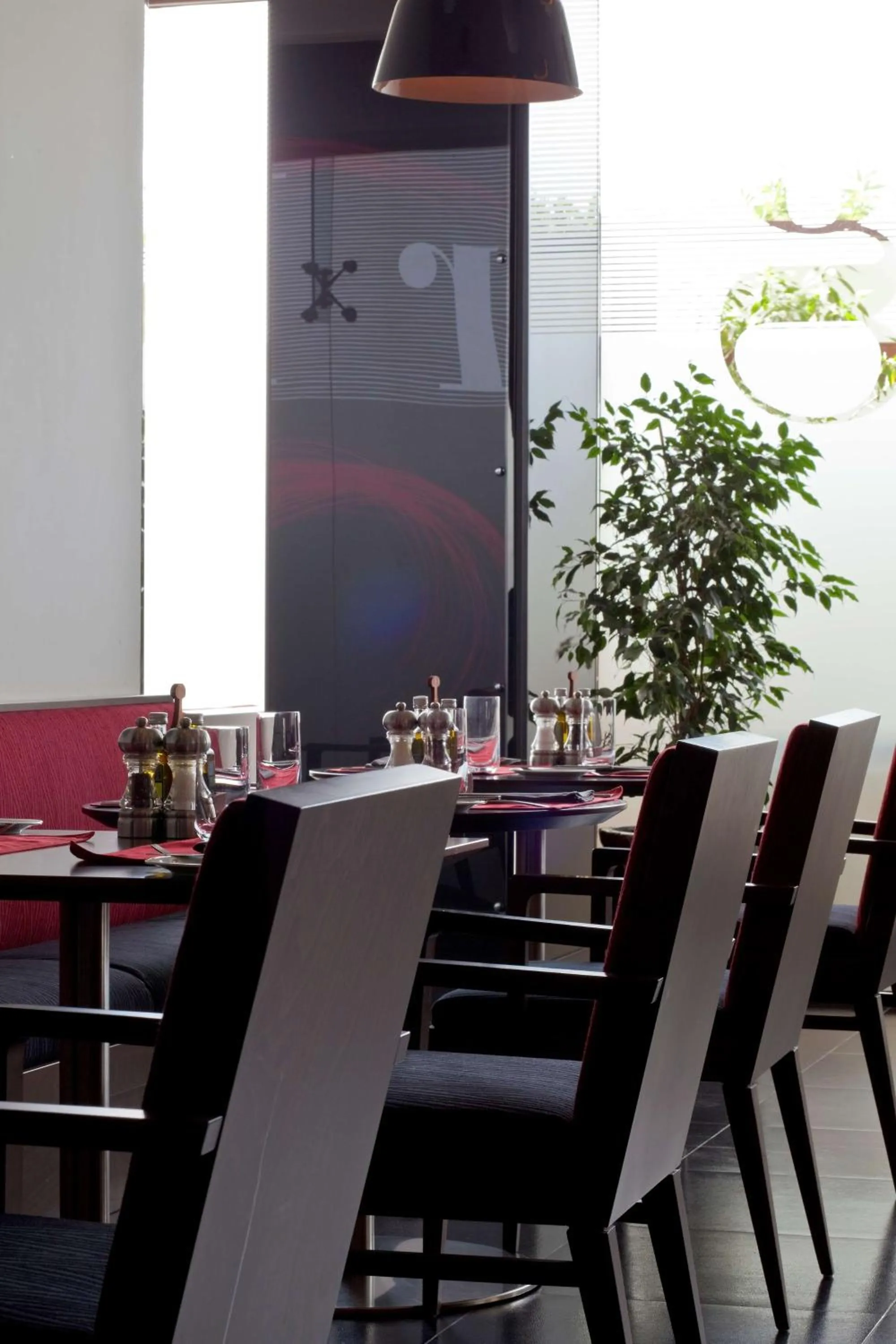 Restaurant/places to eat in Golden Tulip Muscat