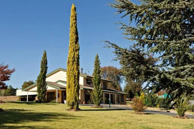 Hilltops Retreat Motor Inn