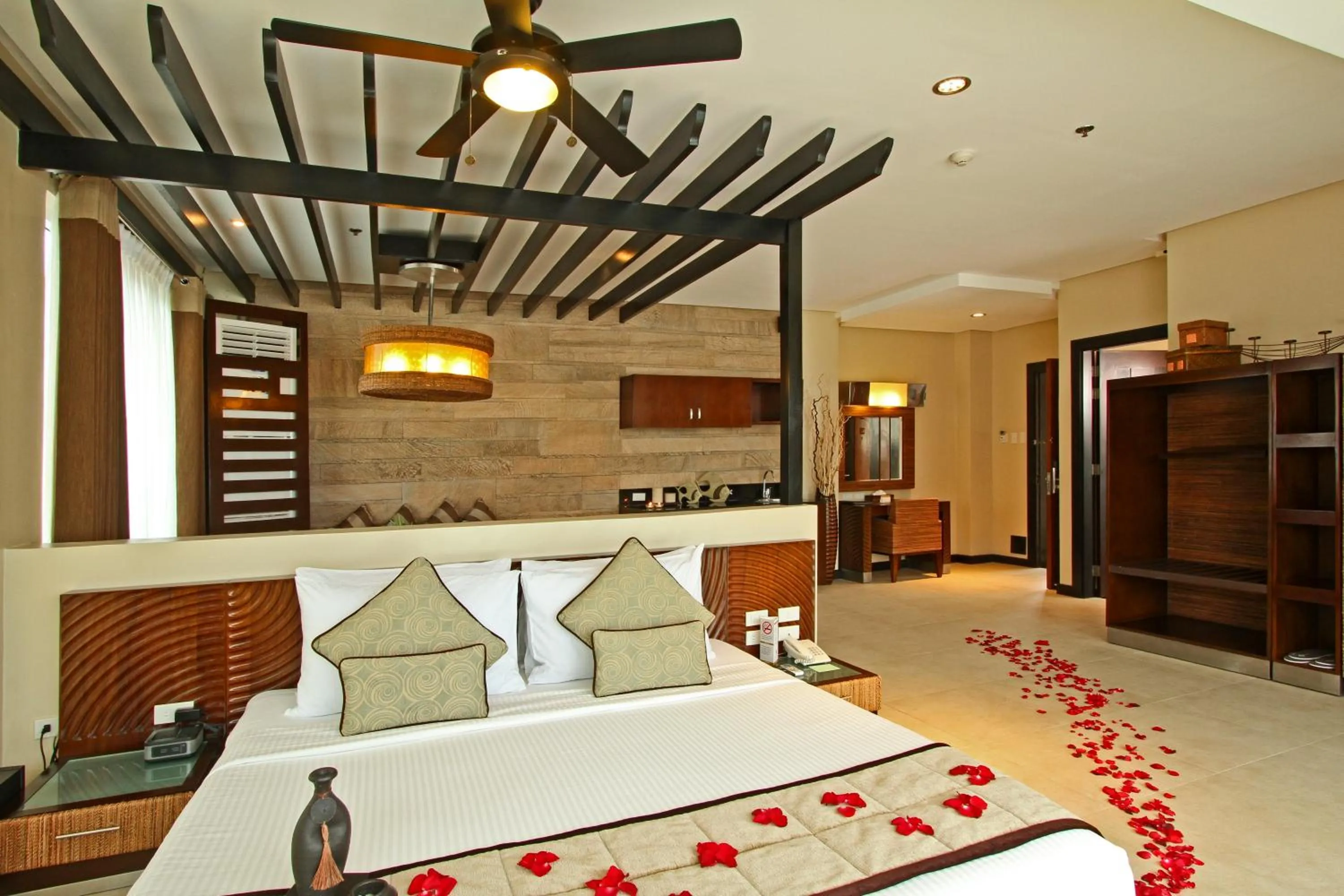 Bed in Two Seasons Boracay Resort