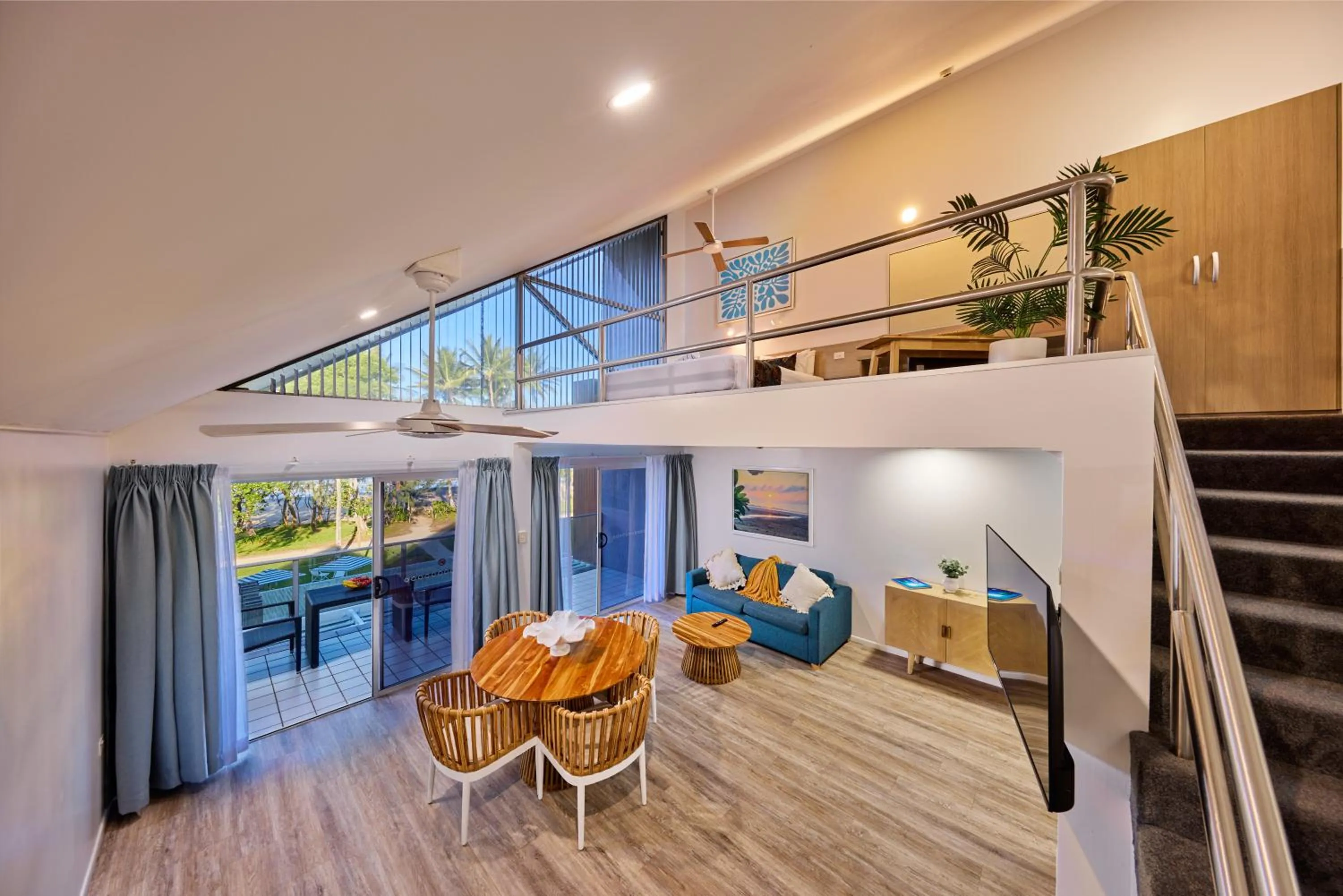 Living room in Castaways Resort & Spa On Mission Beach