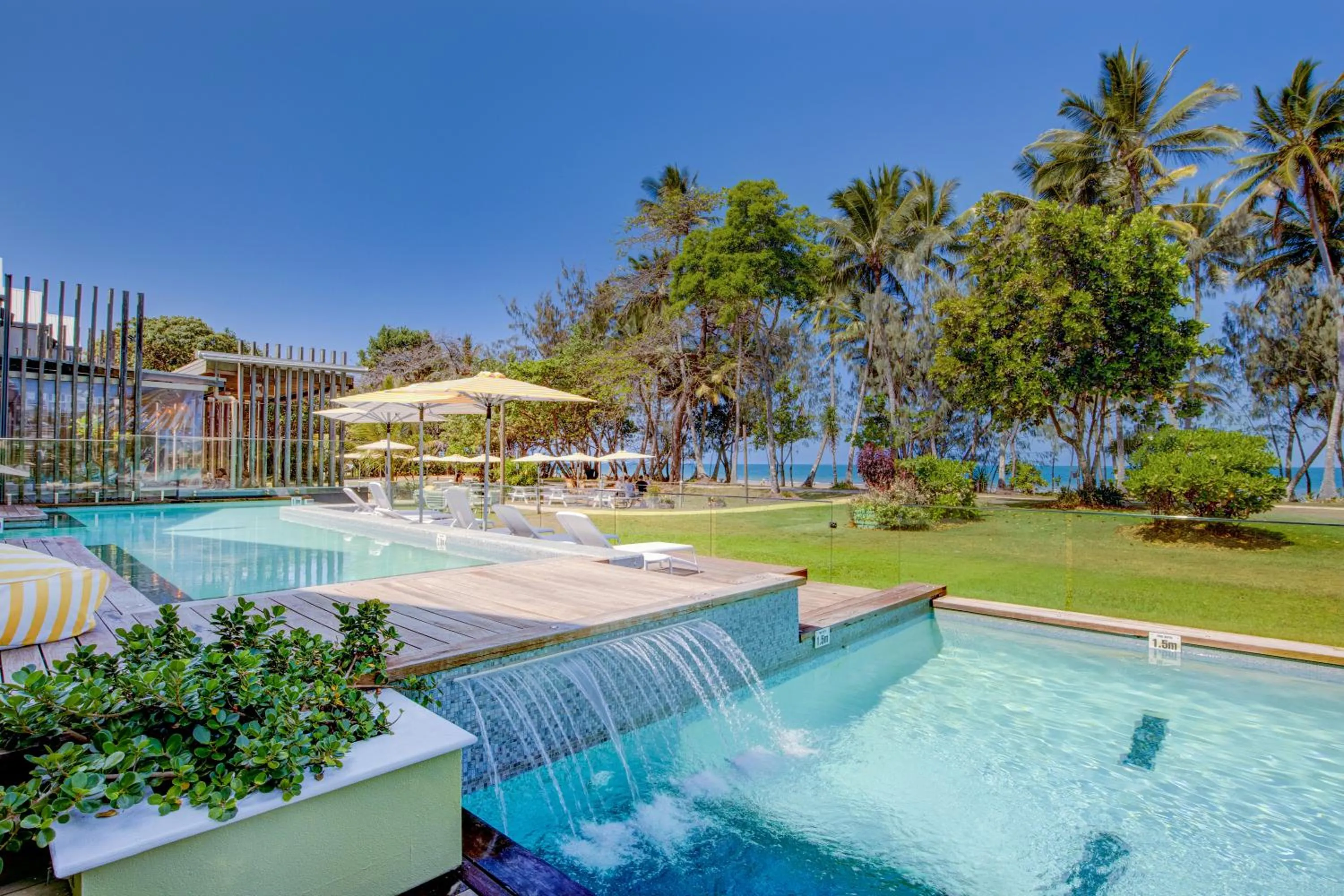 Swimming pool in Castaways Resort & Spa On Mission Beach