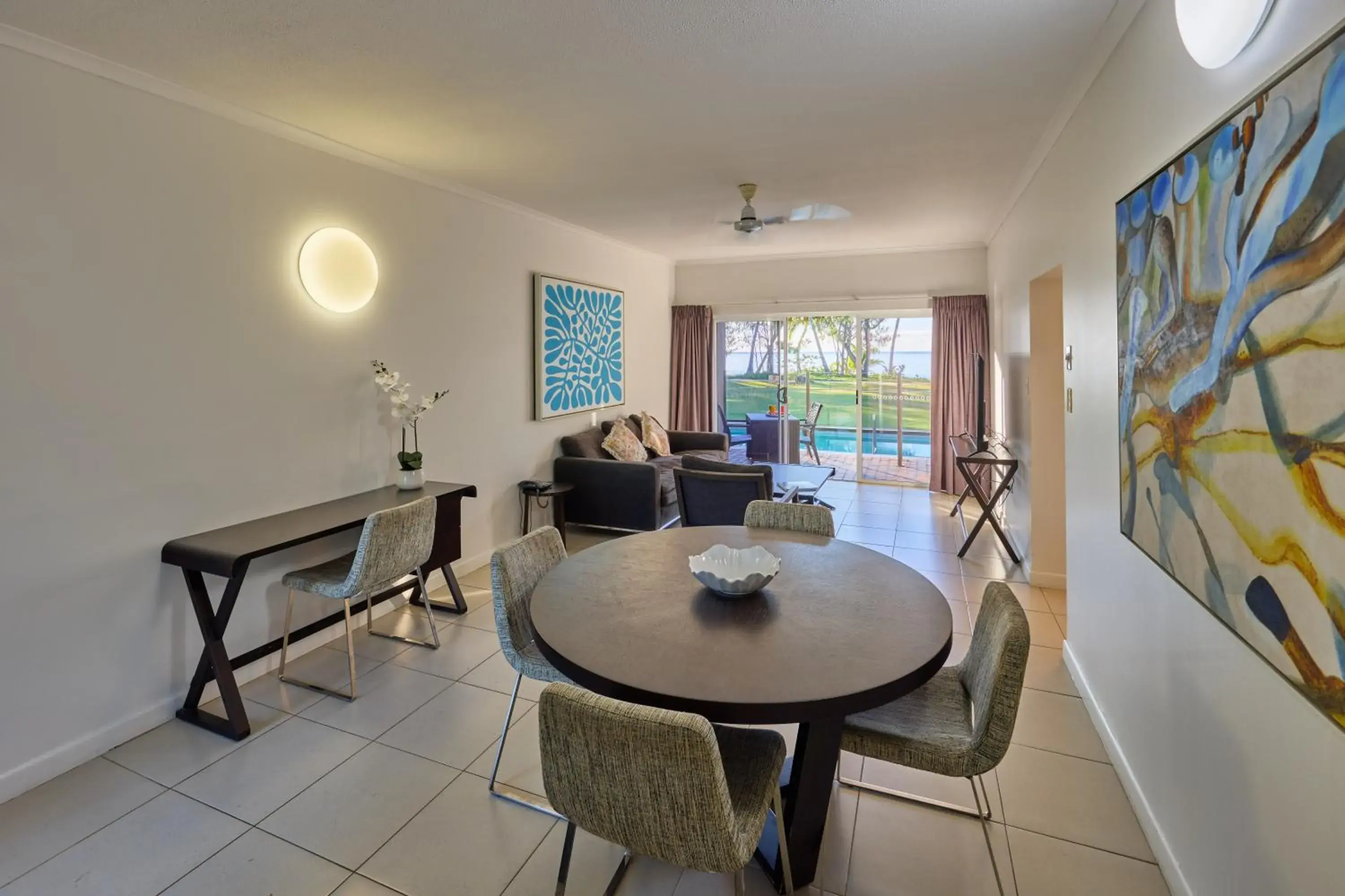 Two-Bedroom Apartment - Beachfront in Castaways Resort & Spa On Mission Beach Two-Bedroom Apartment - Beachfront in Castaways Resort & Spa On Mission Beach