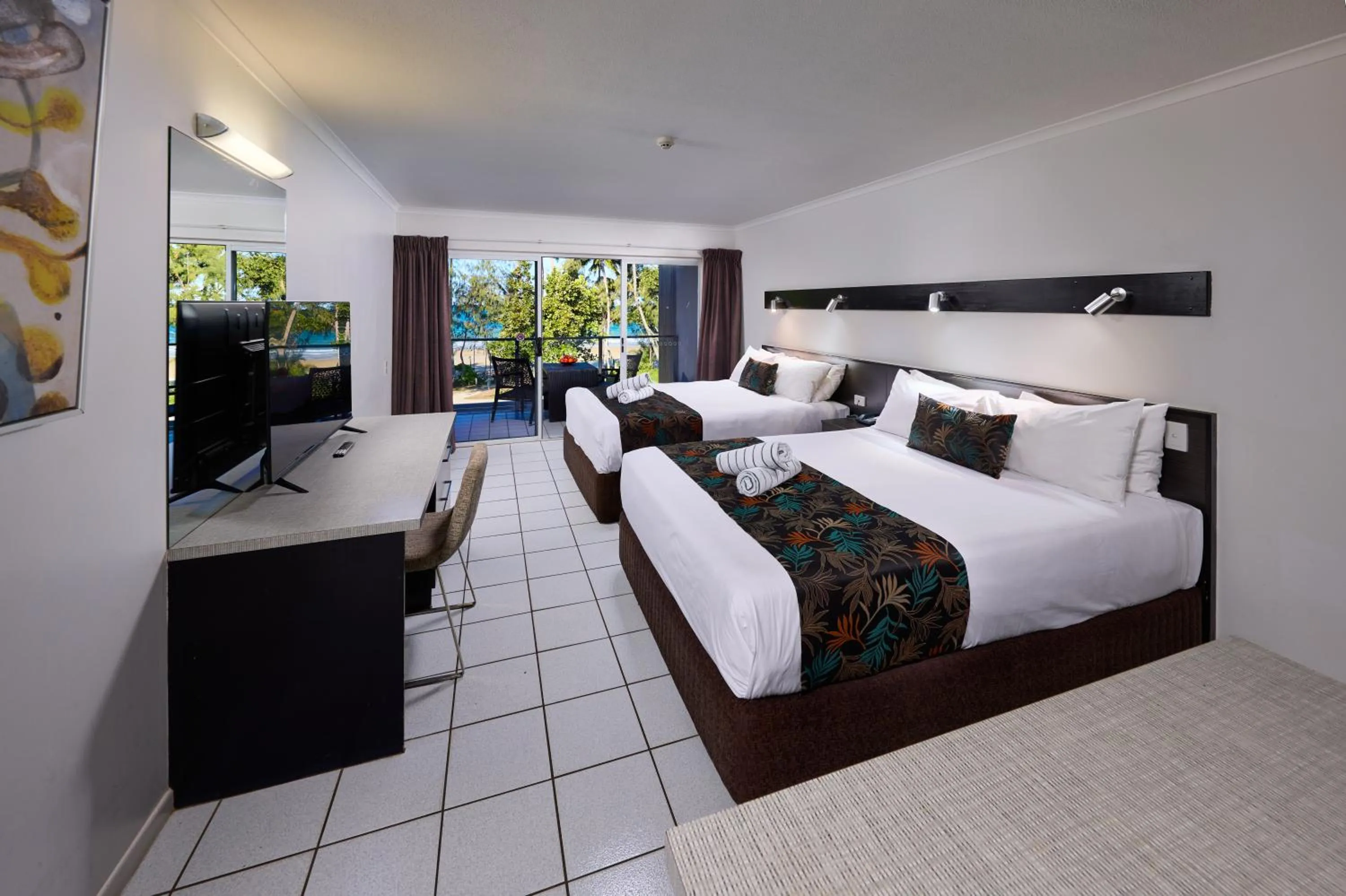 Bed in Castaways Resort & Spa On Mission Beach