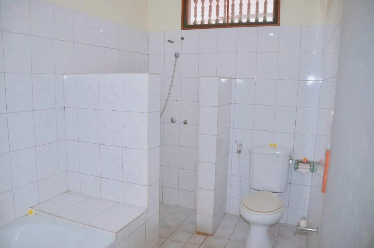 Bathroom in Puri Mandhara Lovina