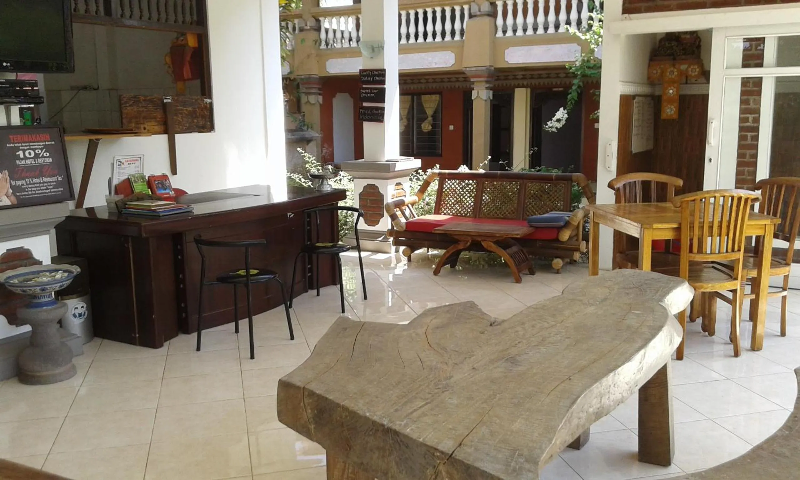 Restaurant/places to eat in Puri Mandhara Lovina