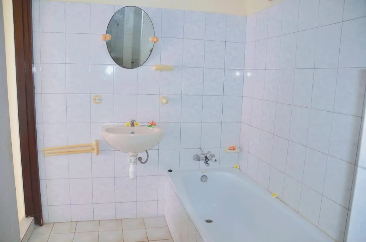 Bathroom in Puri Mandhara Lovina