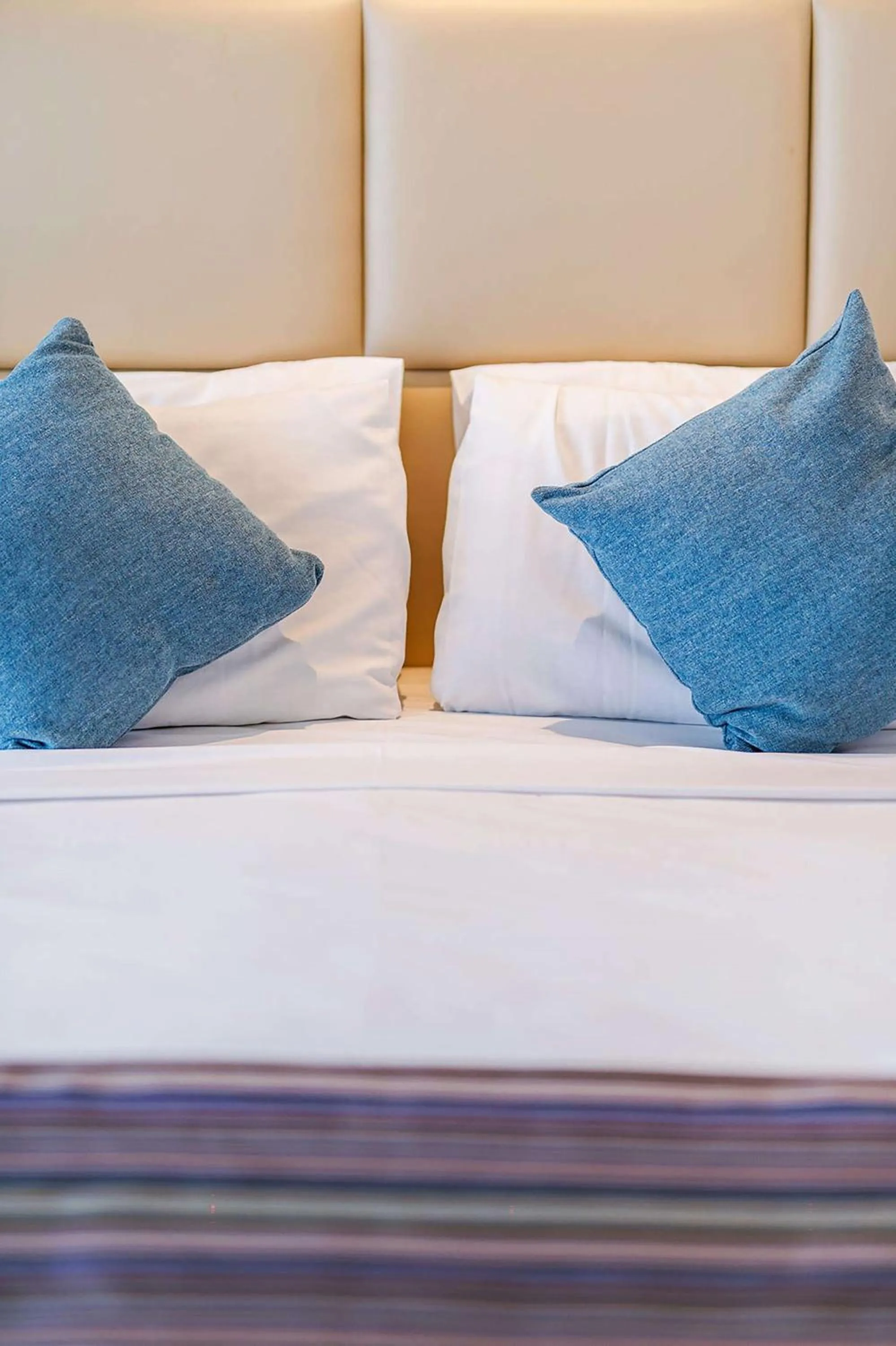 Bedroom, Bed in Rydges Esplanade Resort Cairns