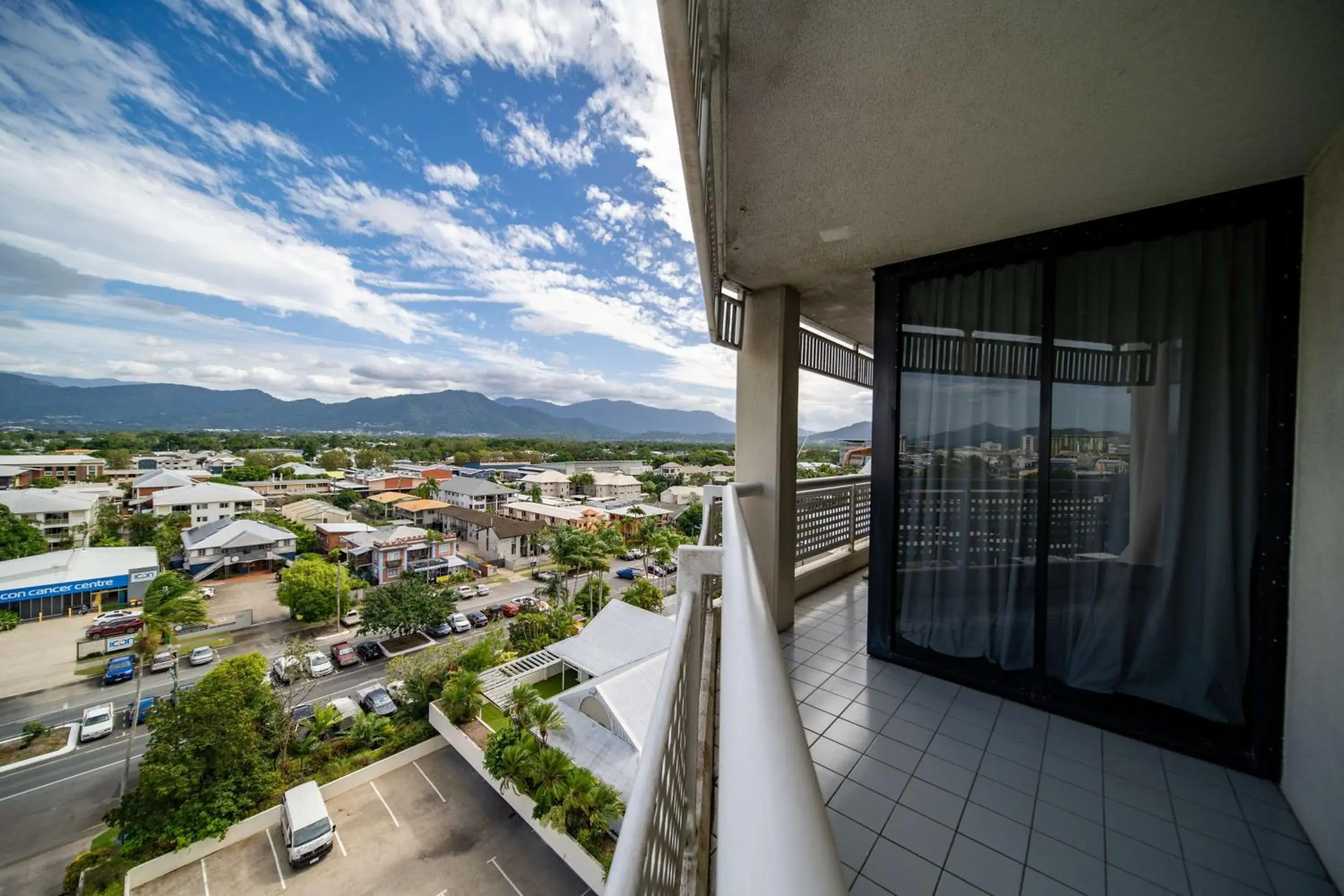 Bedroom in Rydges Esplanade Resort Cairns Bedroom in Rydges Esplanade Resort Cairns