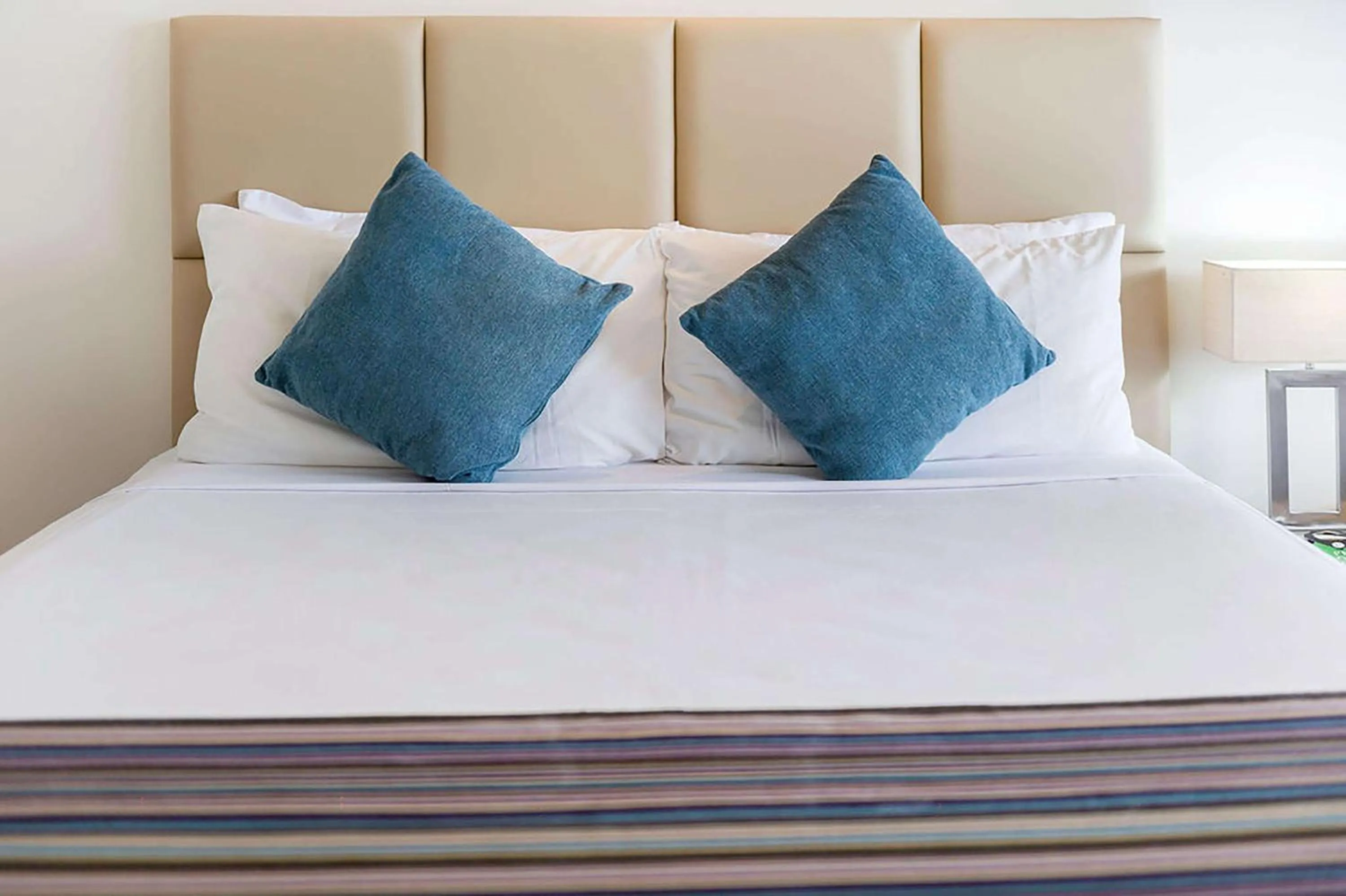 Bedroom, Bed in Rydges Esplanade Resort Cairns