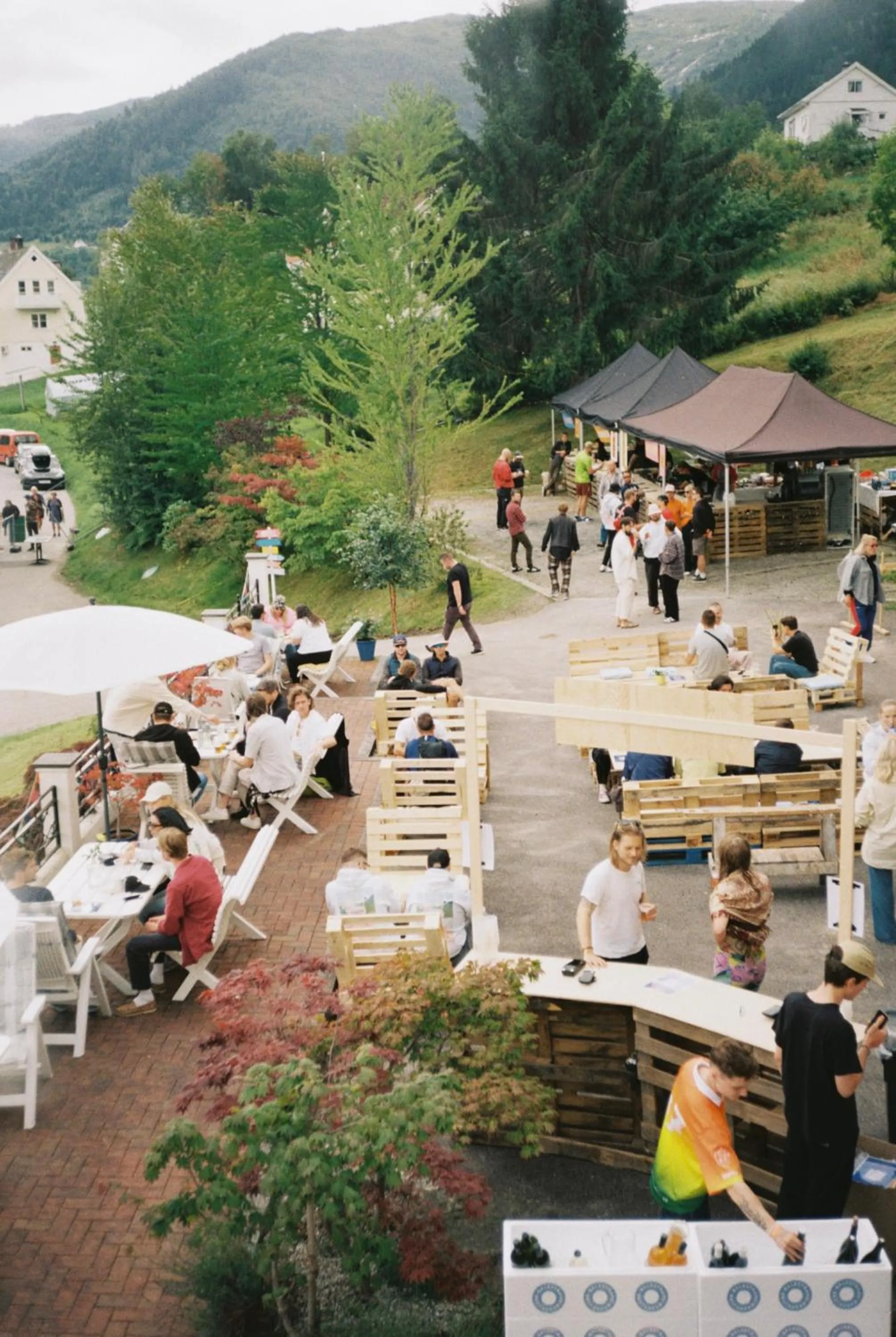 group of guests in Balestrand Hotel