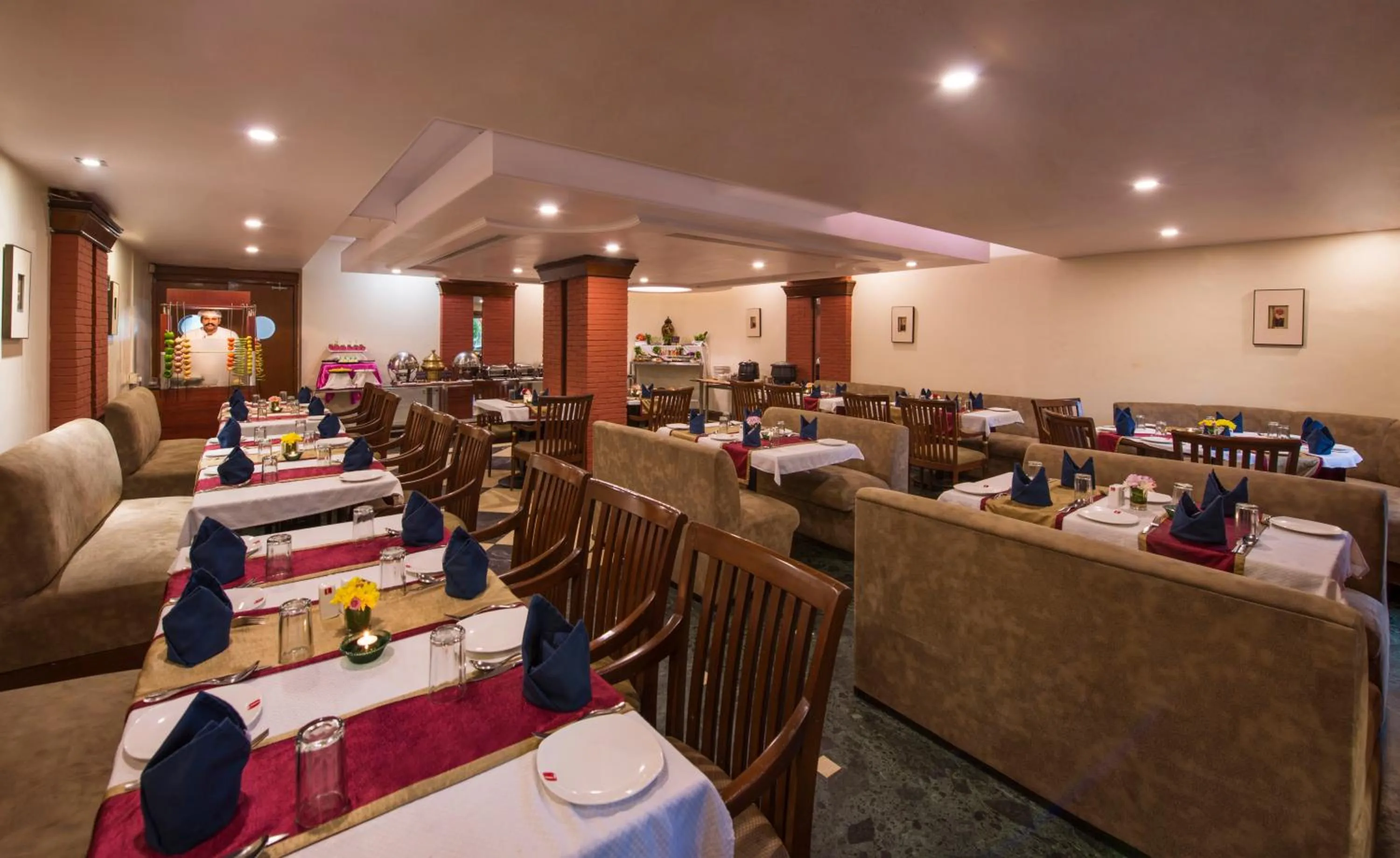 Restaurant/places to eat in Lords Inn Vadodara