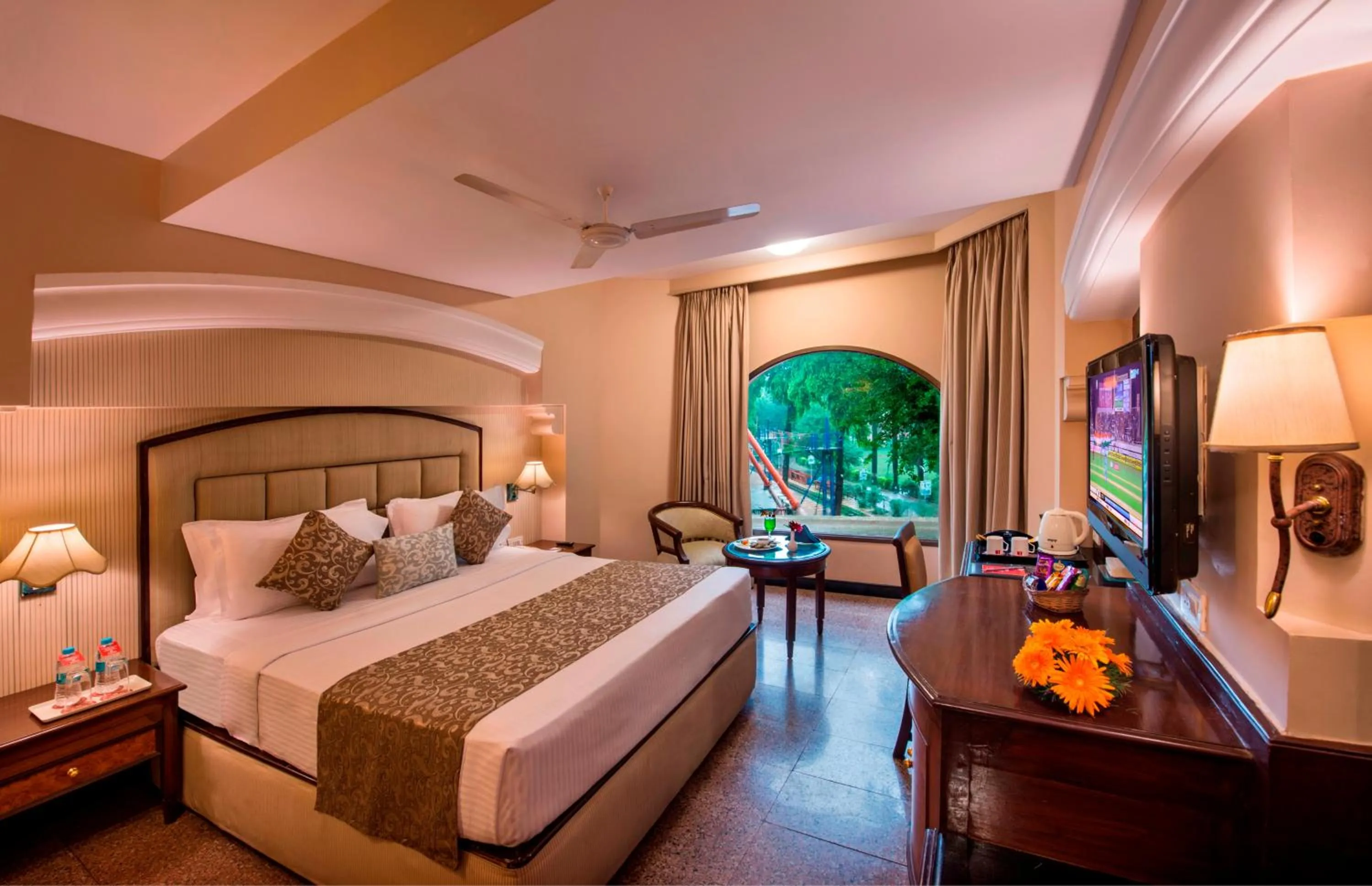 Garden view, Bed in Lords Inn Vadodara