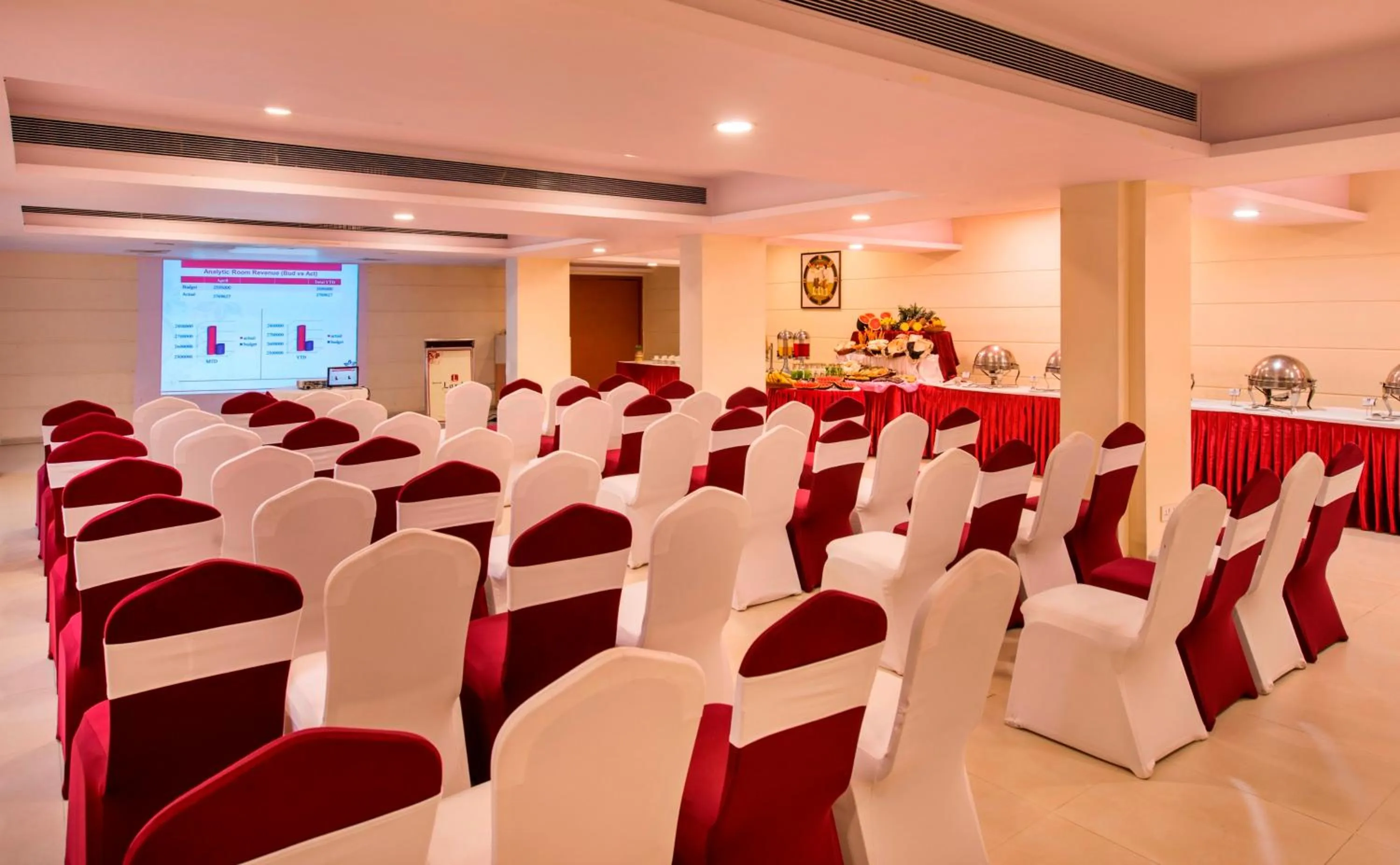 Banquet/Function facilities in Lords Inn Vadodara