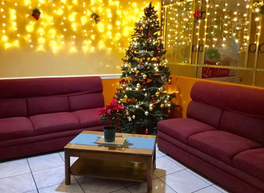 Property building in La Brea Inn Property building in La Brea Inn