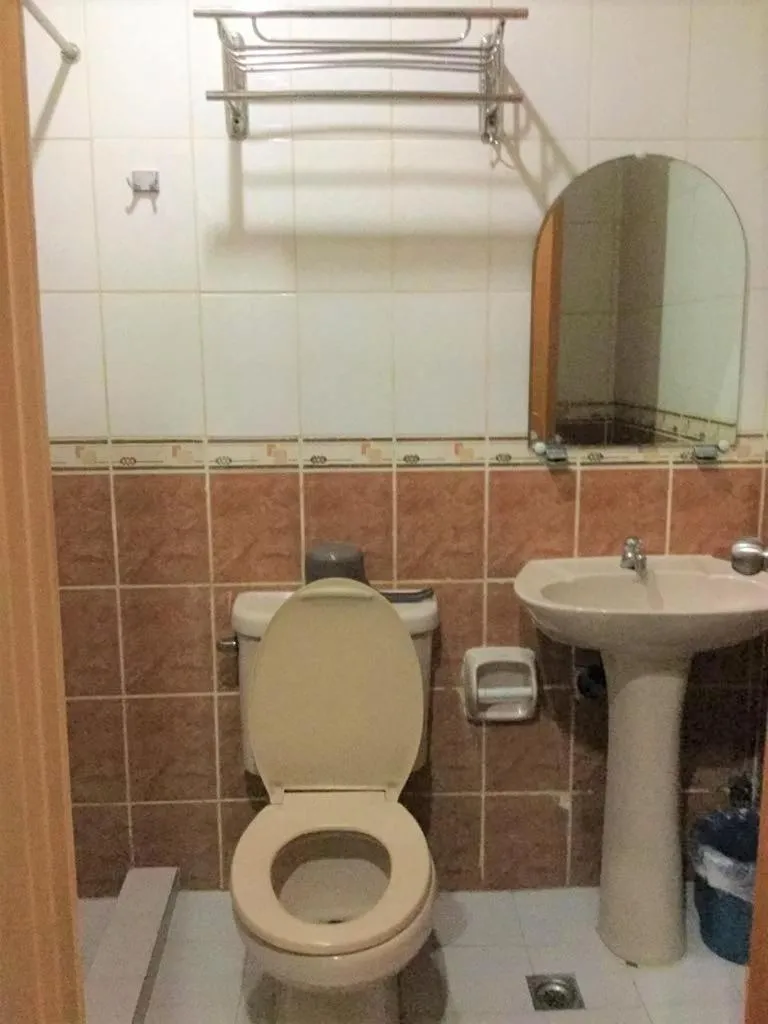 Bathroom in La Brea Inn